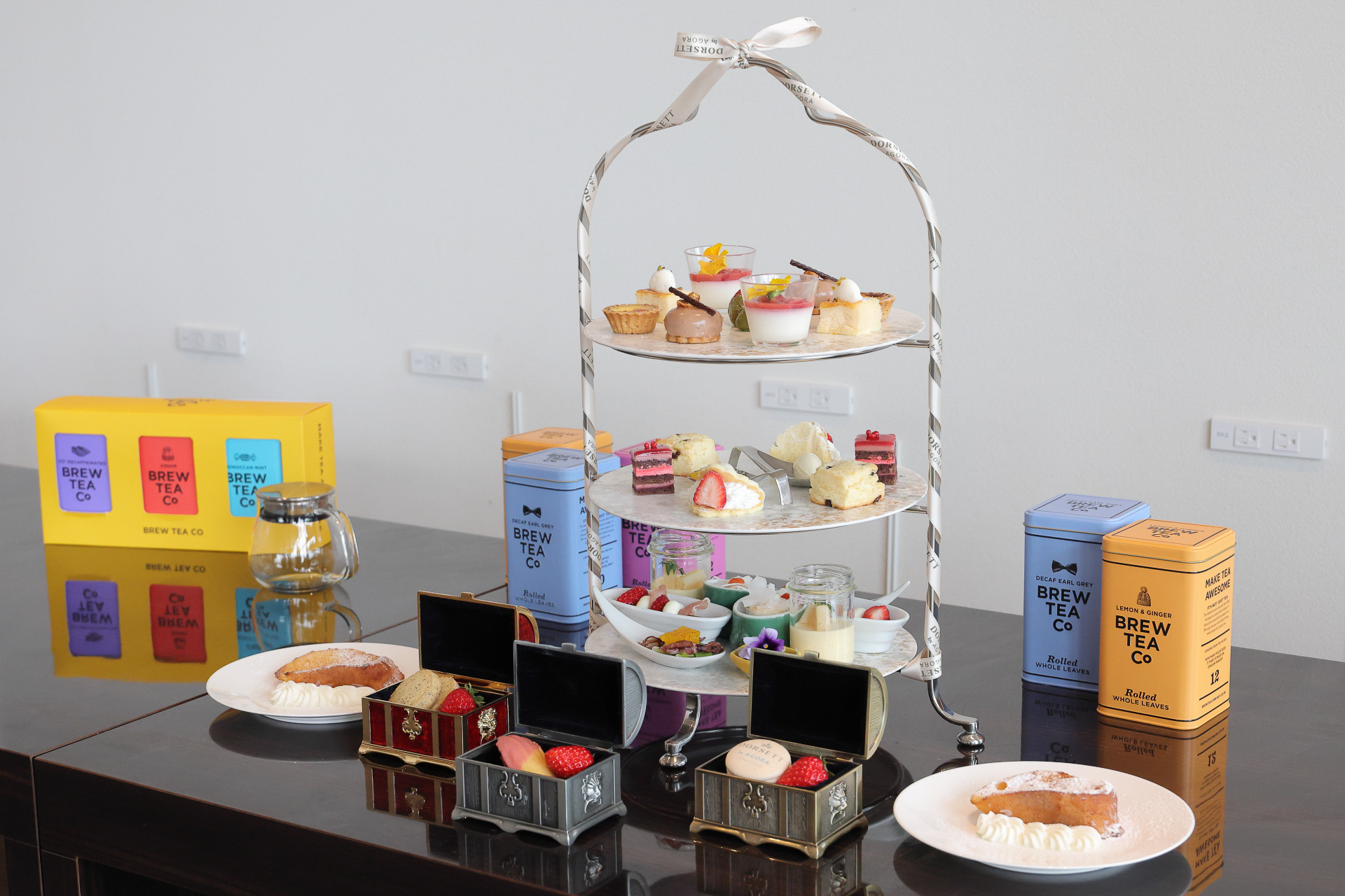 1日30食限定の「ベイサイド アフタヌーンティー」（要予約、写真は2名分）