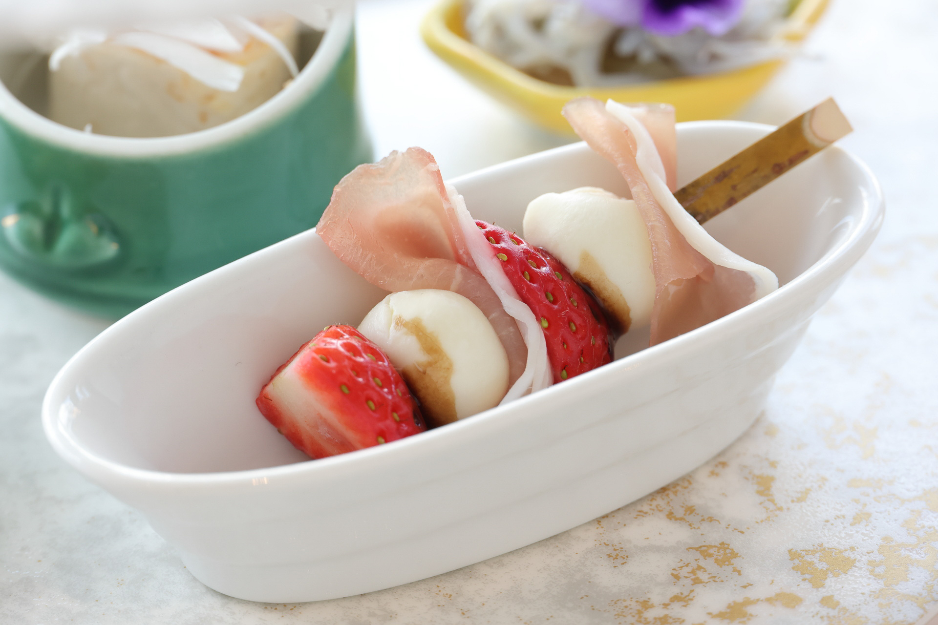 セイボリー（苺とモッツァレラ、生ハム）