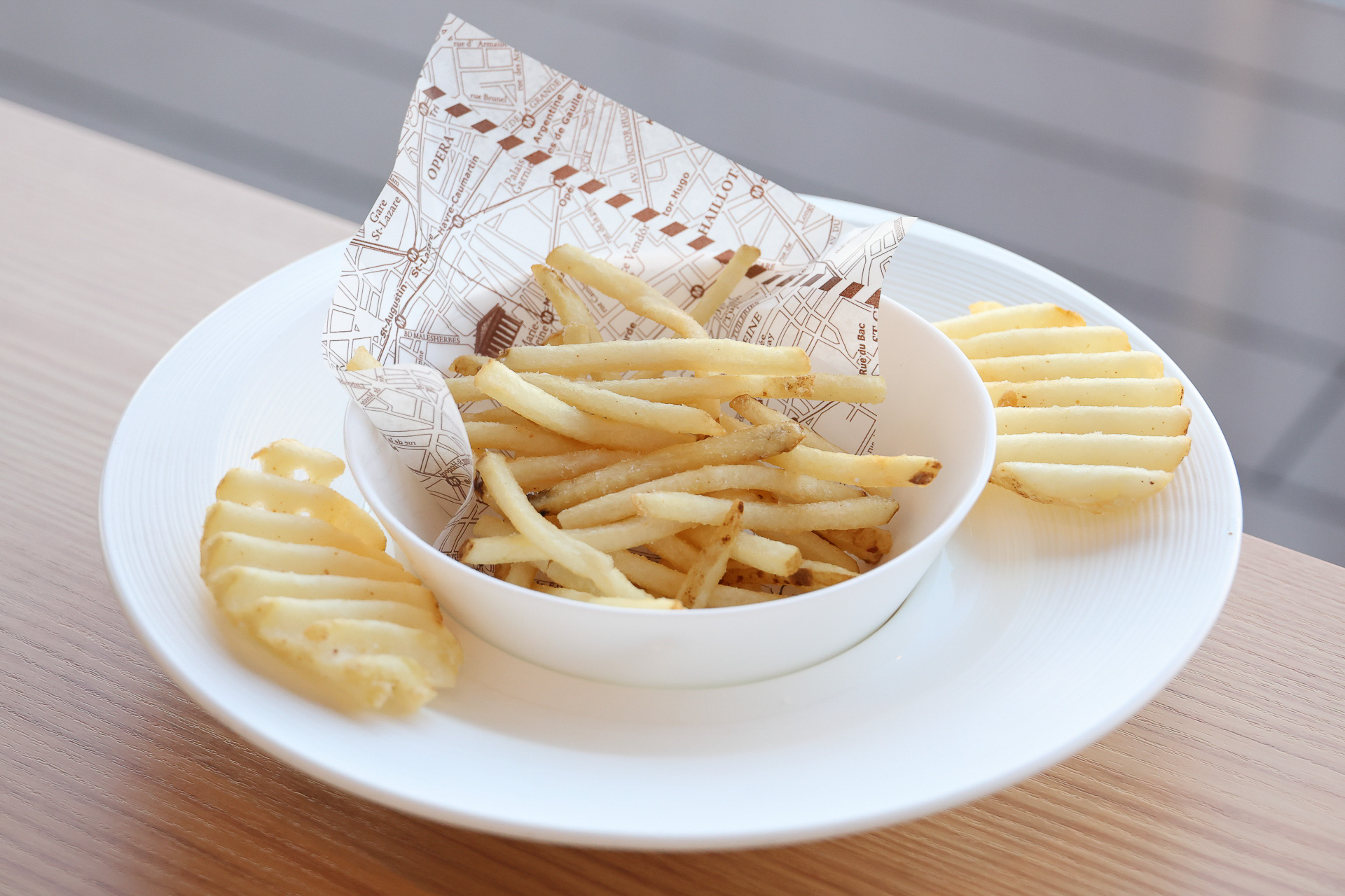 オプションメニューのポテトフライ トリュフの香り