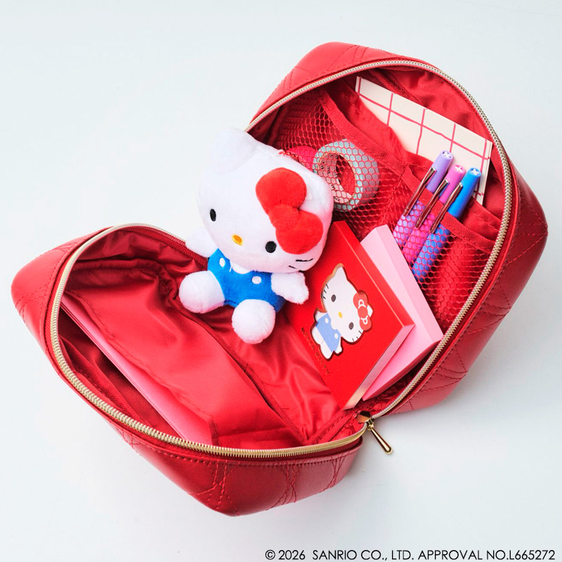「Maison de FLEUR × HELLO KITTY いちご宝物ケースBOOK RED」。内側にはメッシュタイプ含む4つのポケットを搭載