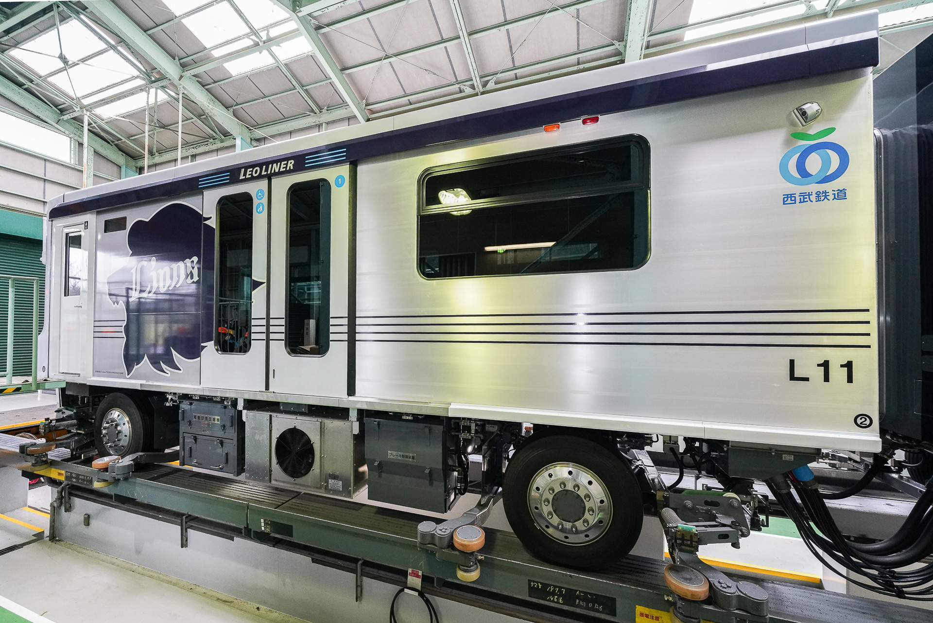 先頭車は4輪制御客車