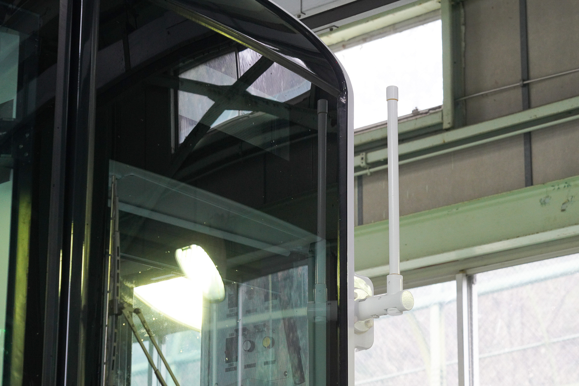 通信用のアンテナがある