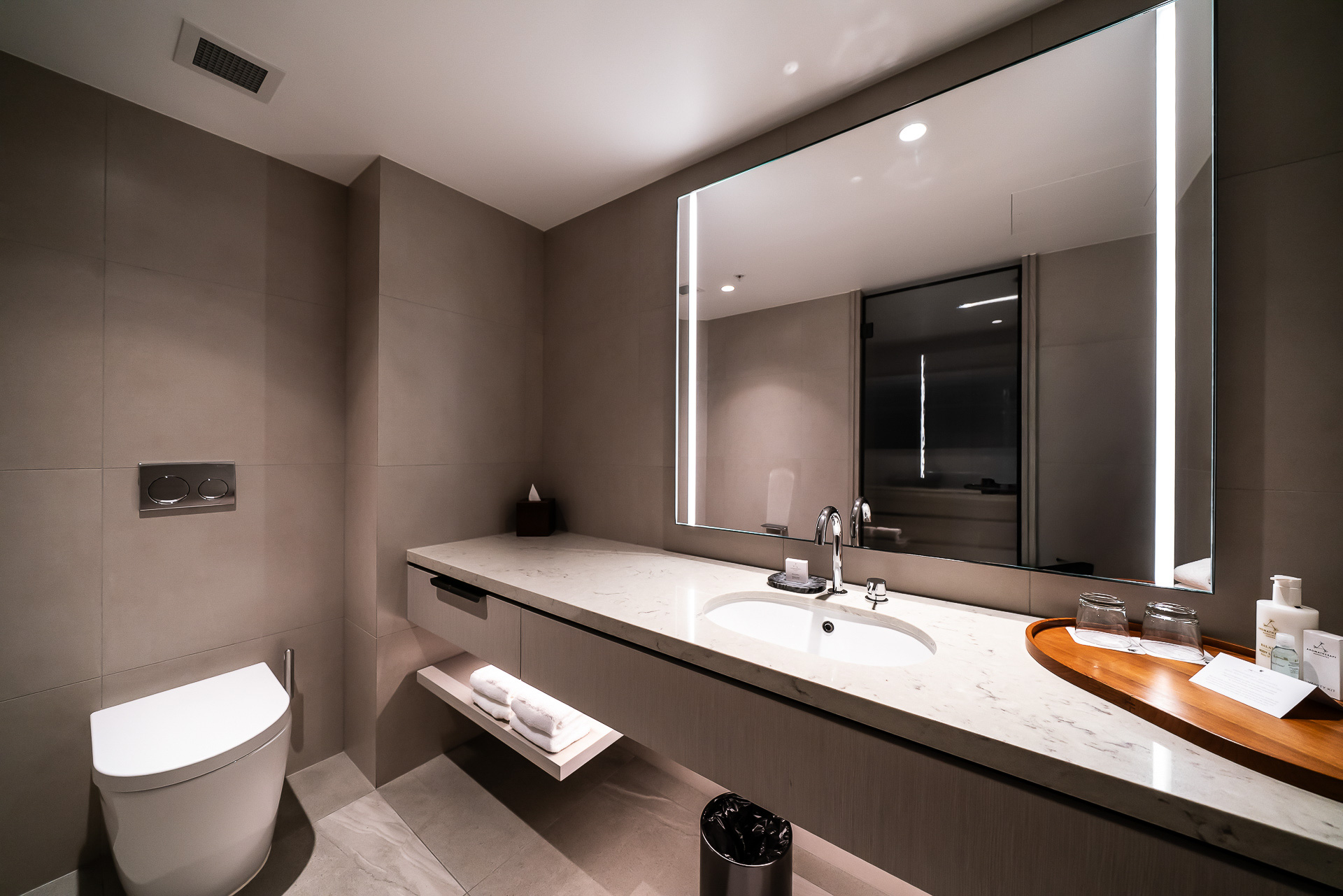 もう1つ洗面とトイレが用意されている