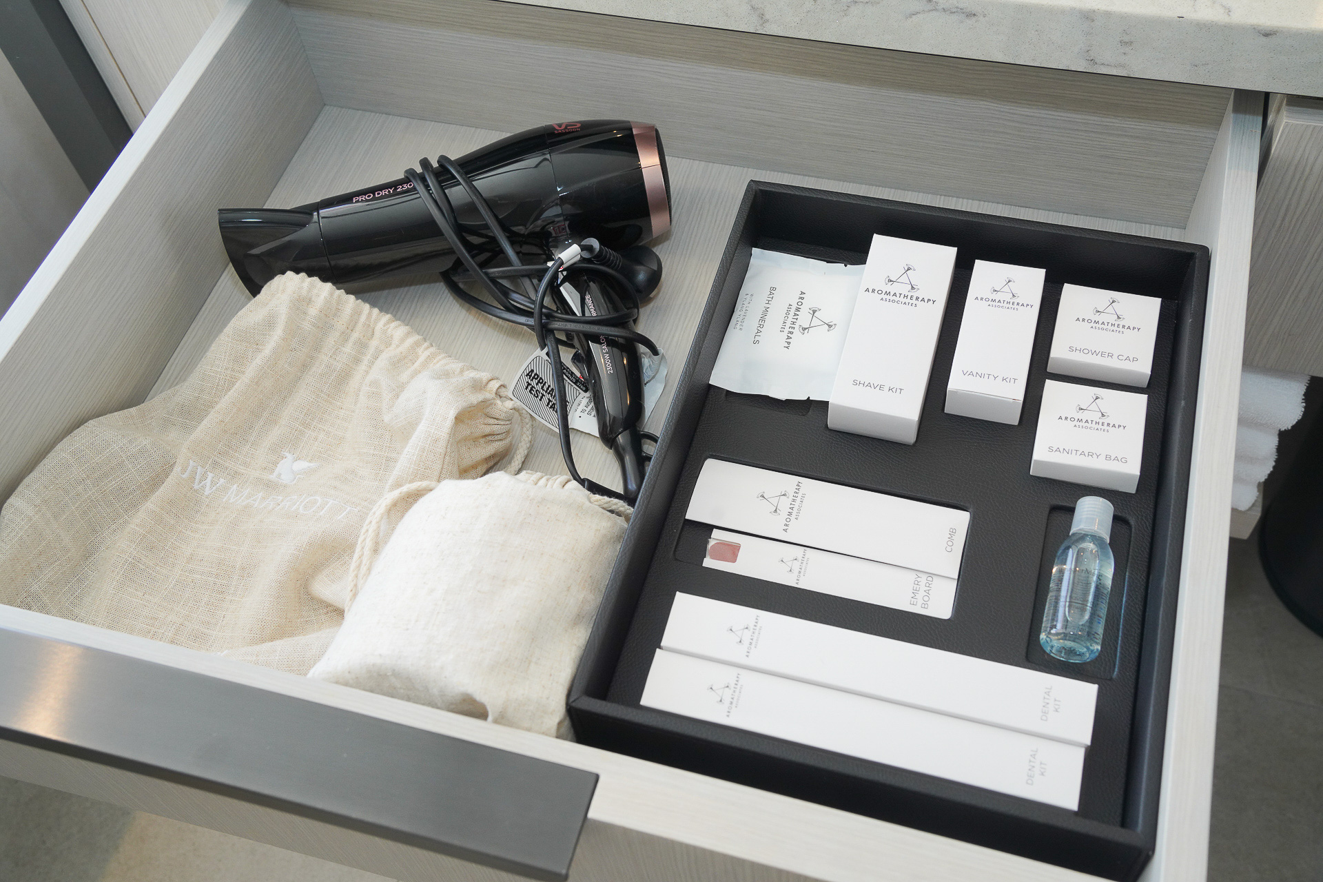 そのほかのアメニティは引き出しに入っている