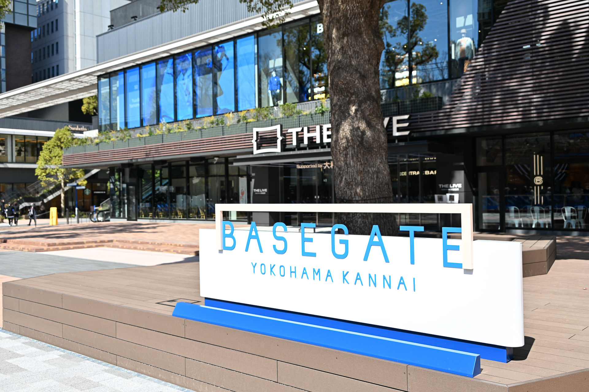 JR関内駅前の大型複合商業施設「BASEGATE横浜関内」を見てきた
