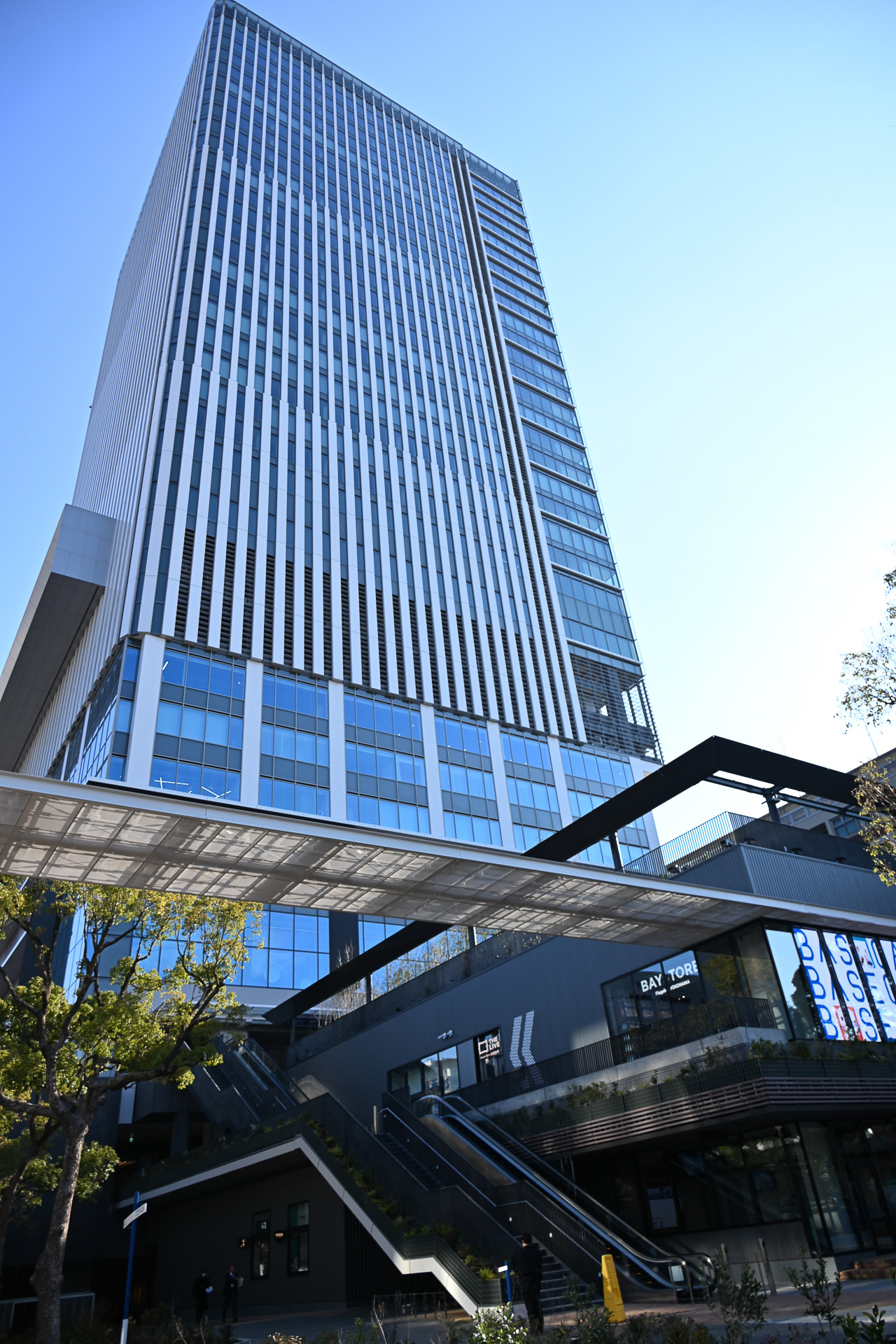 タワー（オフィス・大学、新産業創造拠点、ワンダリア横浜、商業施設）