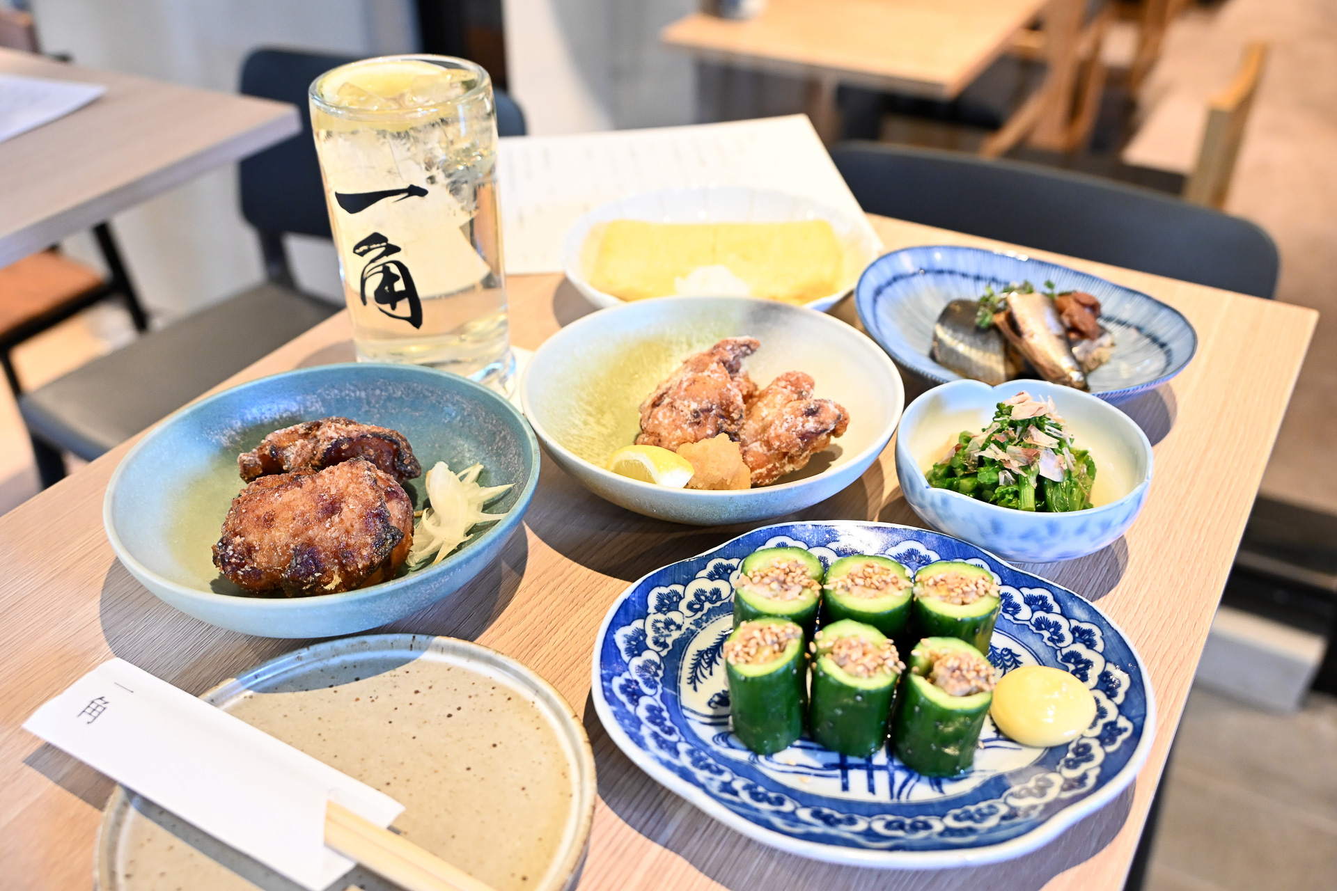唐揚げとハイボール、おばんざいが味わえる「一角」