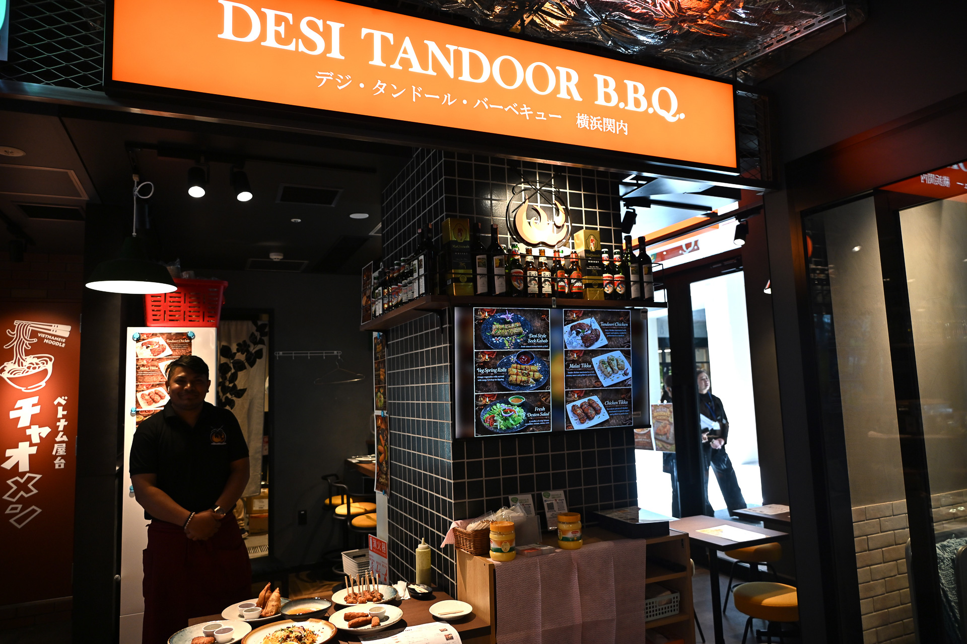 タンドリーチキンやナンなど多国籍料理「DESI TANDOOR B.B.Q」