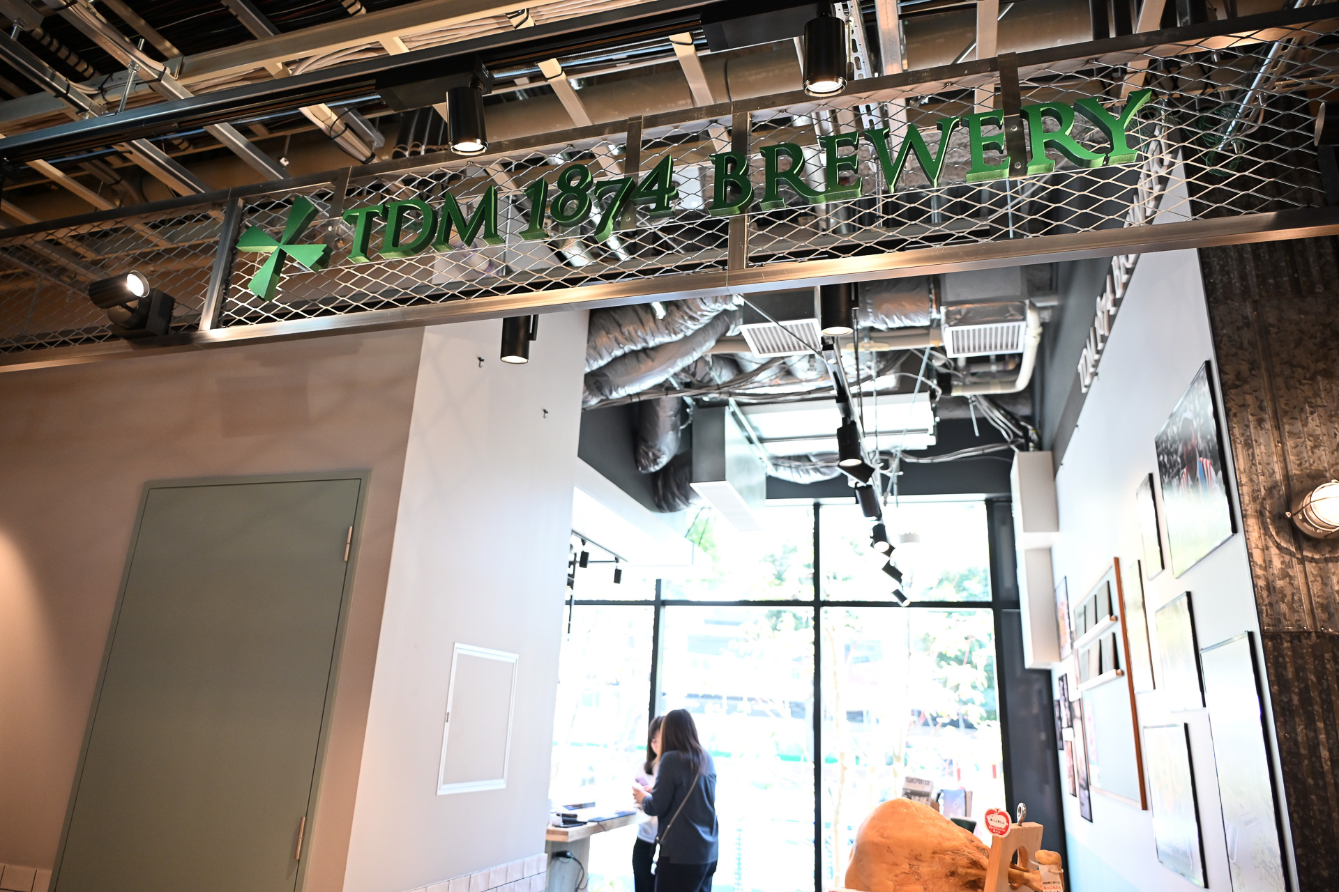 1874年創業の老舗酒屋の手による「TDM 1874 Brewery Kannai Taproom」