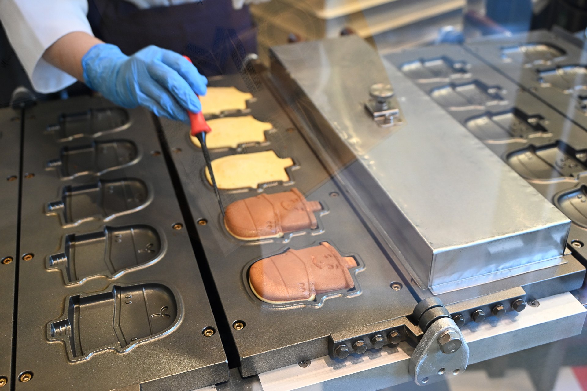 「BASEGATE横浜関内」で横浜土産を手にするなら「継承の道」へ