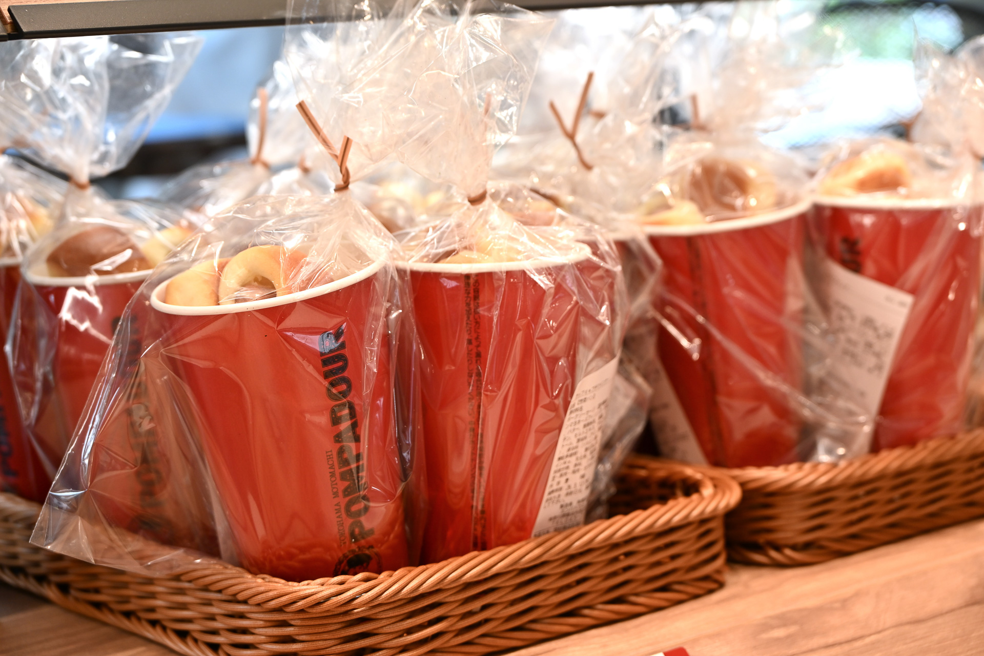 カップ入りブレッドなども販売している