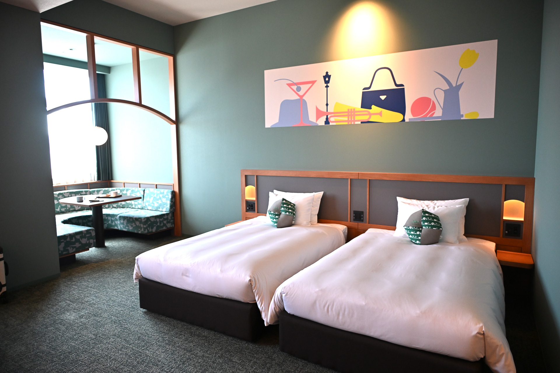 「やぐらスイート」は赤、青、緑の3色の部屋がそれぞれある