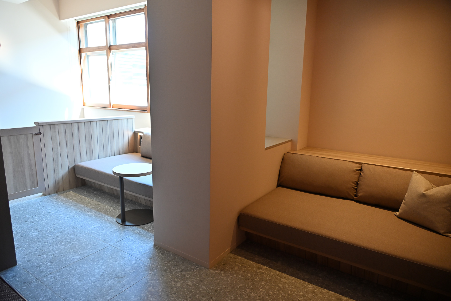 「ドッグフレンドリースイート」は大型犬2匹まで一緒に宿泊可能