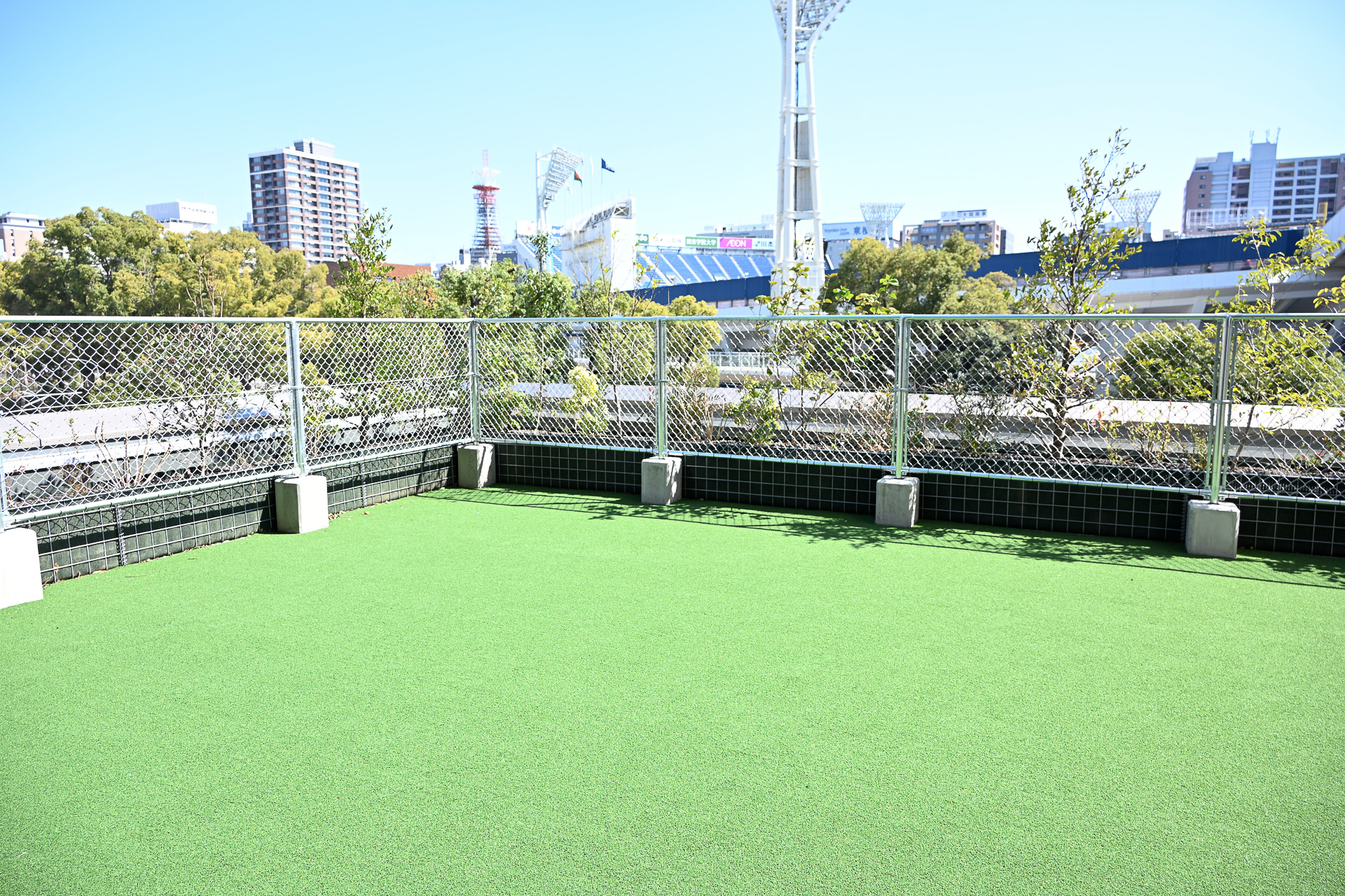 利用者は自由にドッグランが愛犬とともに利用できる