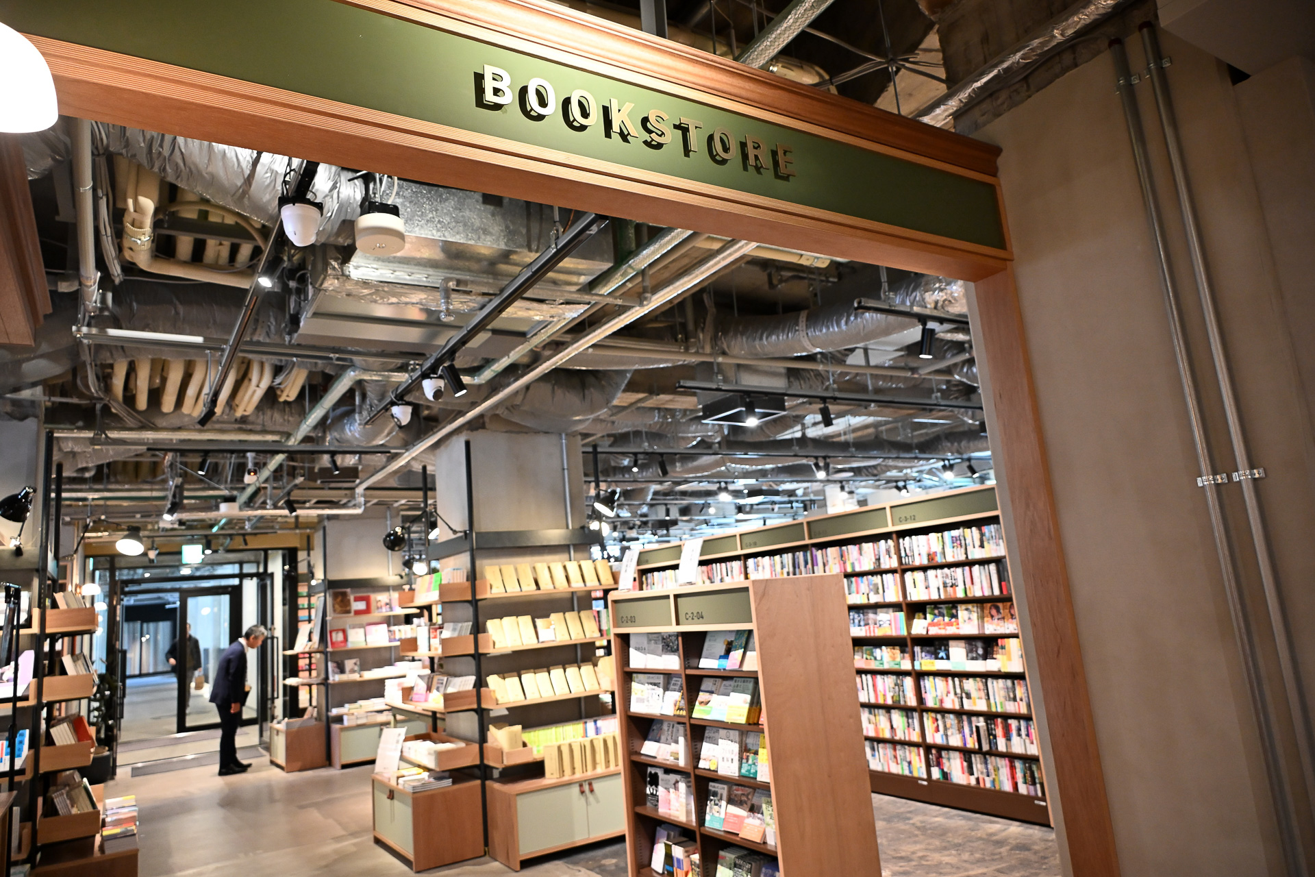 有隣堂では横浜にちなんだ書籍などを展開