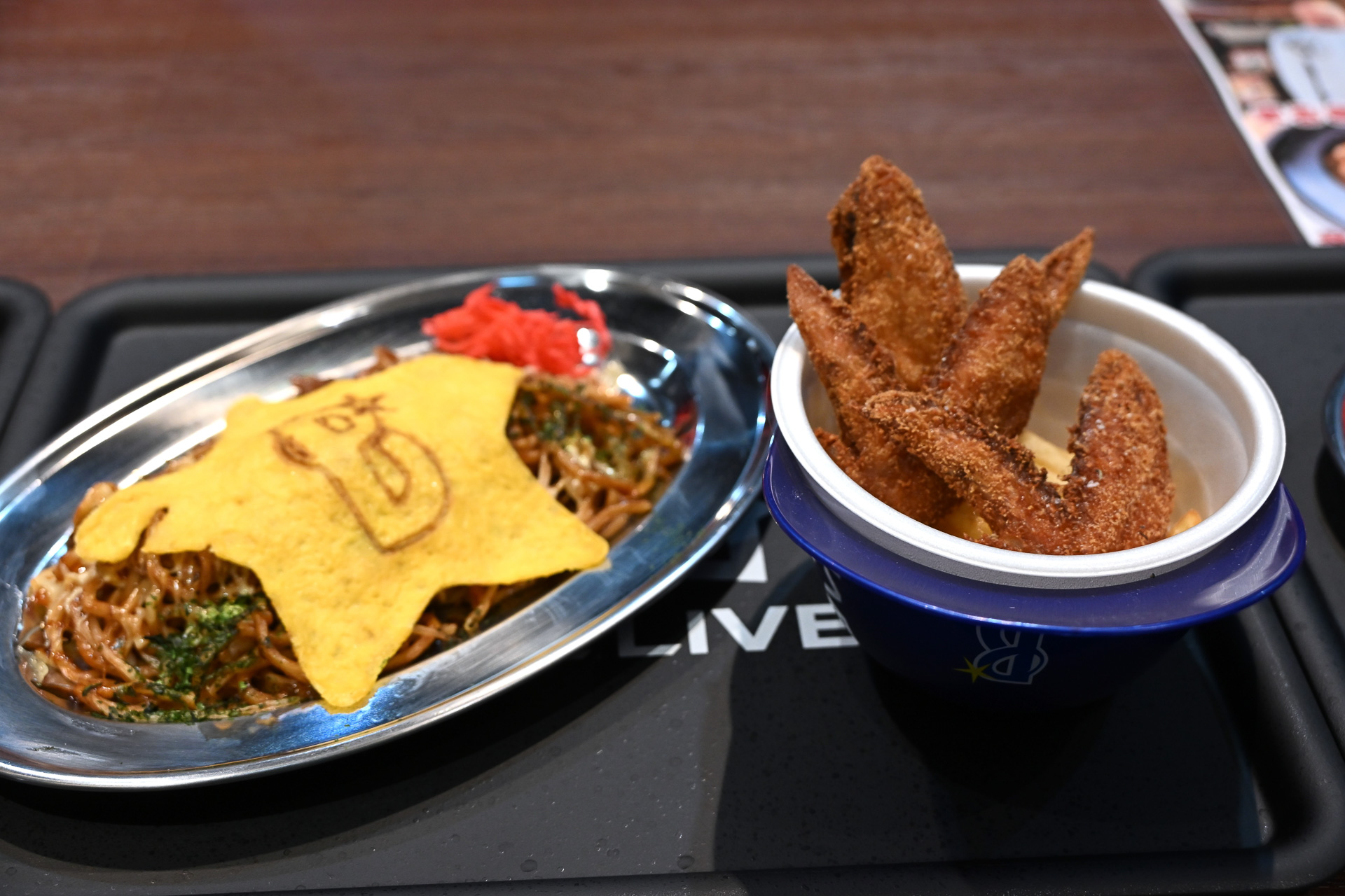 ハマのソウルフードを手軽に味わうなら「野毛焼きそばセンターまるき」で