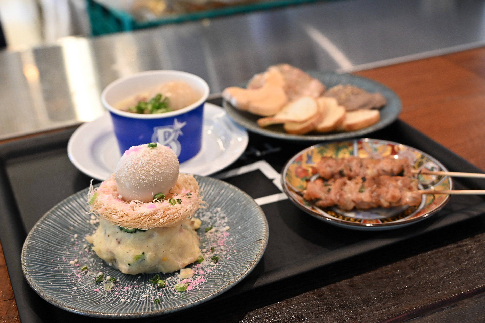 野毛の焼鳥居酒屋「吟味シテ醸ス」。焼き鳥から釜飯まで、ちょい飲みからガッツリまでOK
