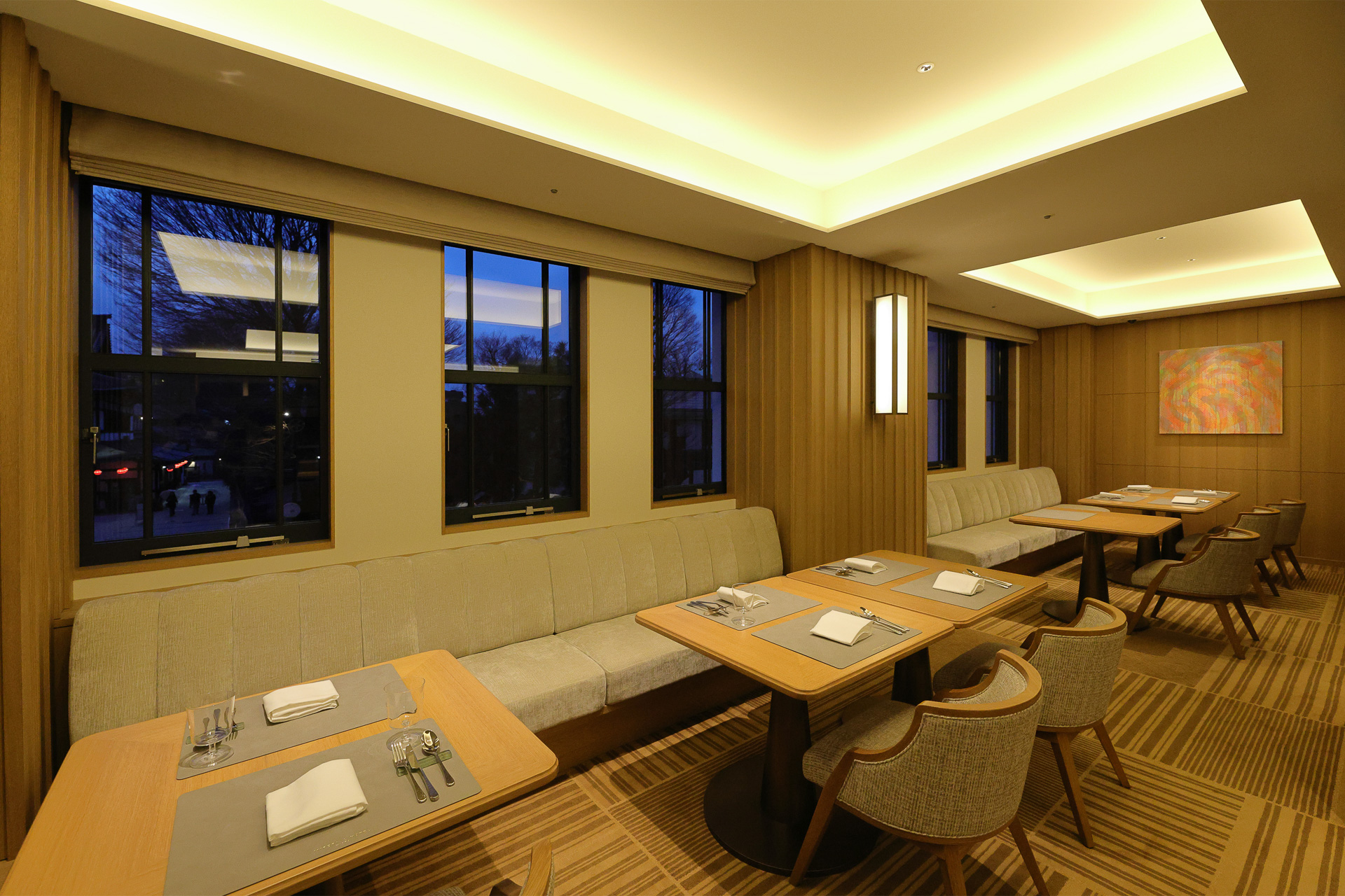 柱がある空間のため開放感はないが、その分まわりが気になりにくくゆったりと食事が楽しめそう