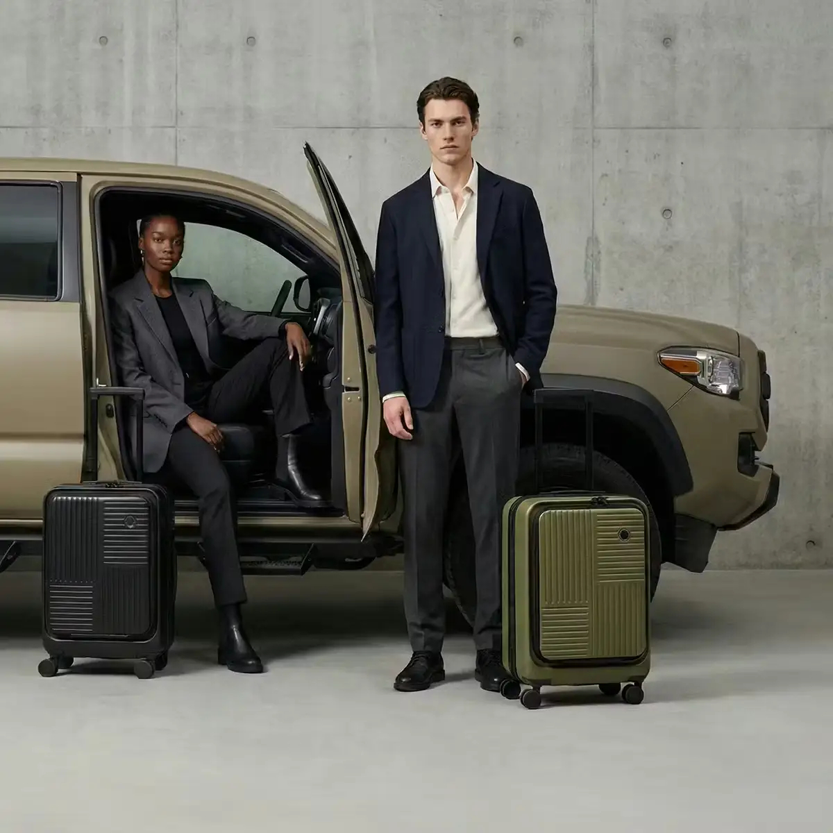 ミリタリーテイストのミニマルデザインを意識