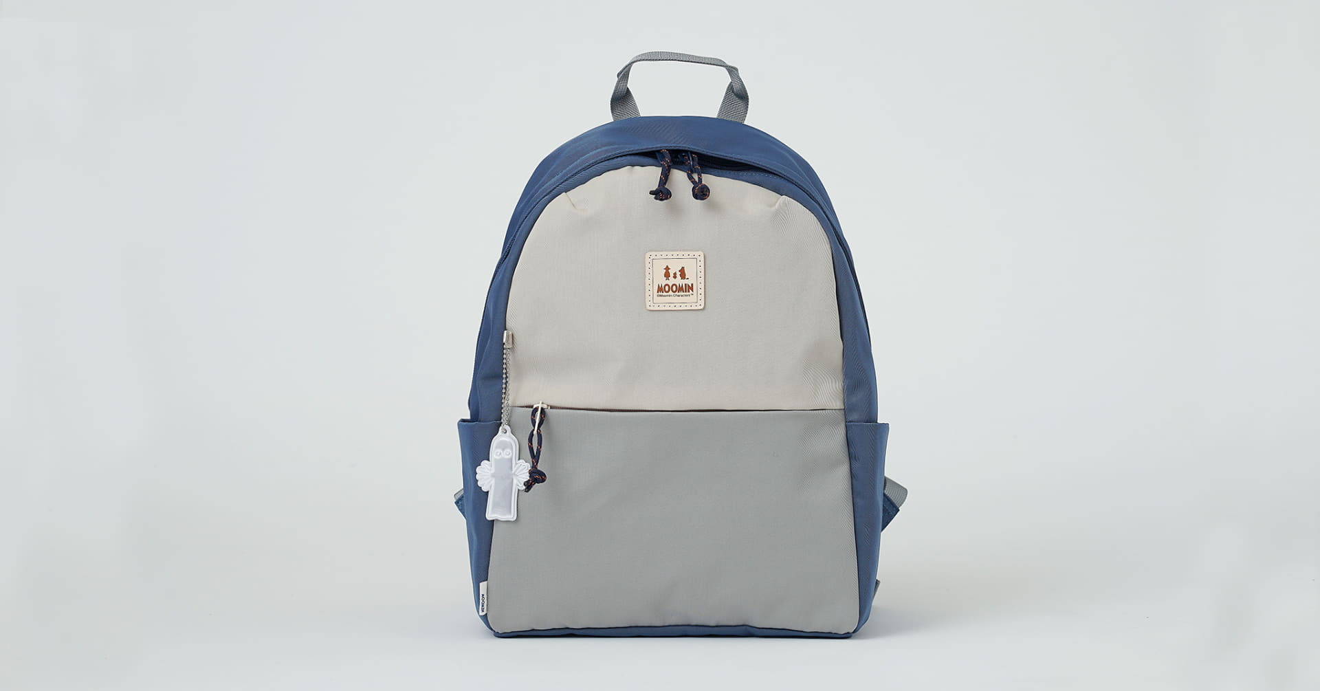 日常から旅行まで使えるリュックサック。サイズは約26×14×36cm（幅×奥行×高さ）