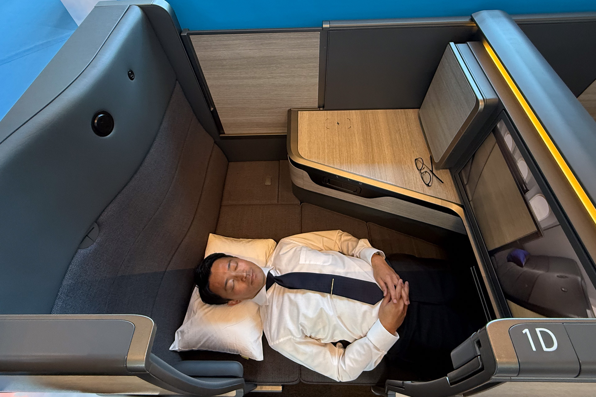 ANA debuts its new international seats for the first time in Japan.