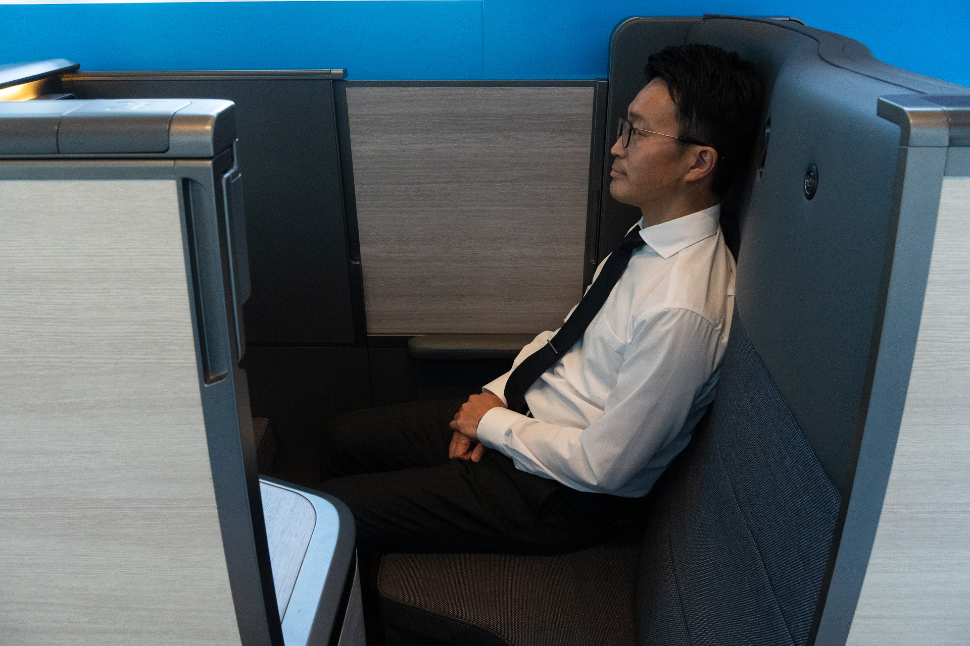 The seat's pre-reclined angle allows for relaxed seating without any adjustments.