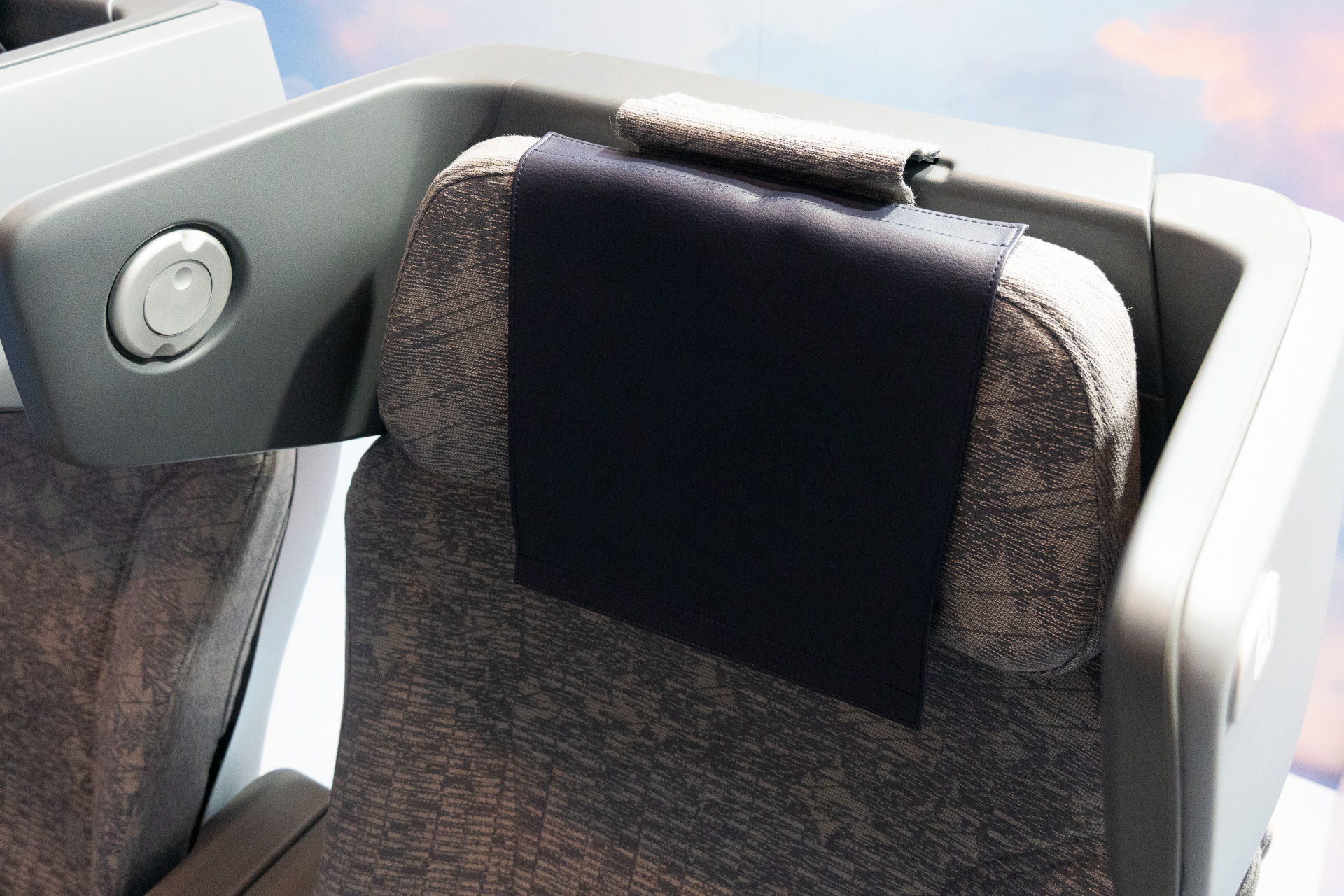An adjustable headrest.