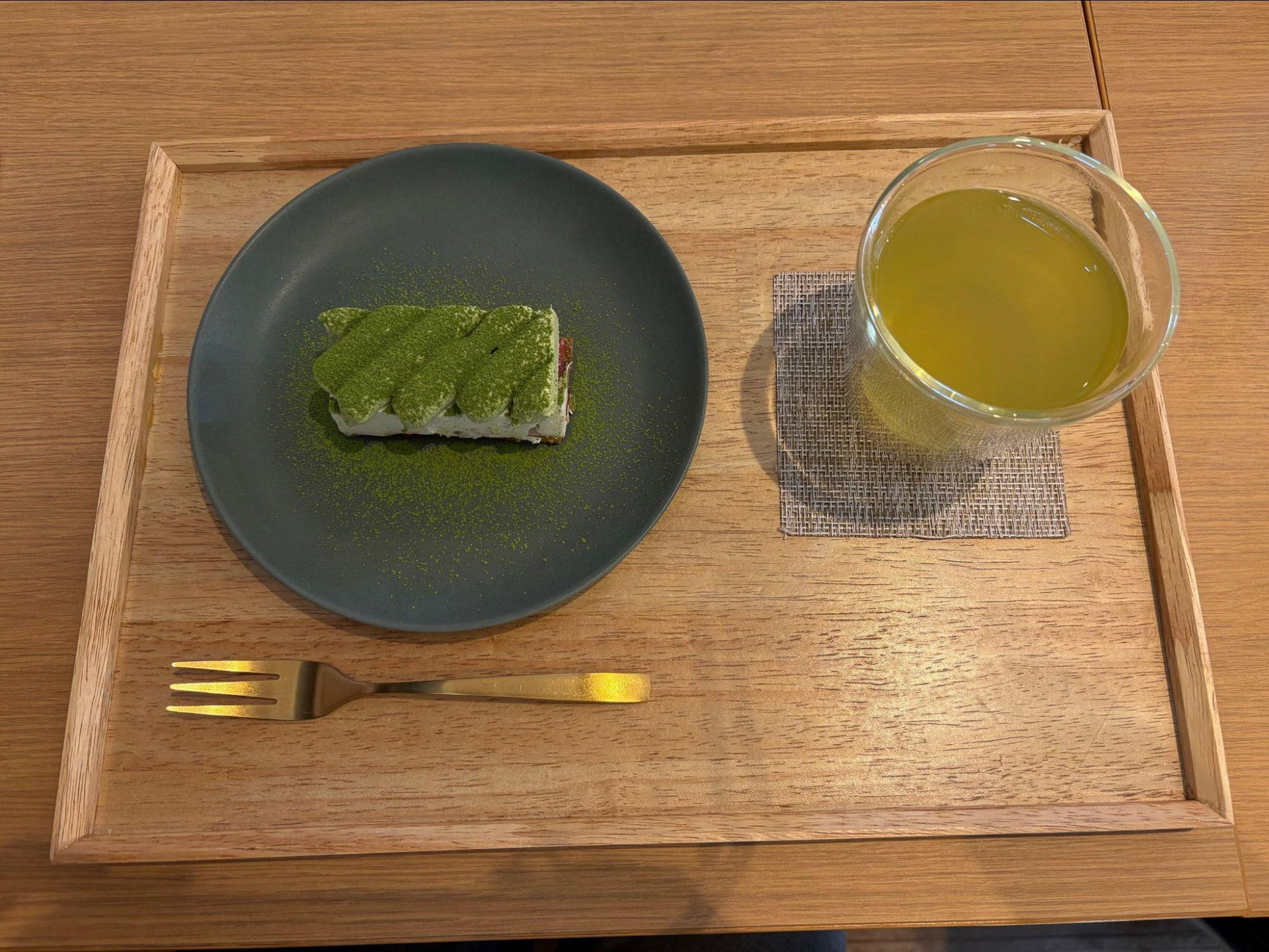 茶畑グリーンチーズケーキも和束町の茶畑をそのまま持ってきたような濃厚な味わいでお勧めです！