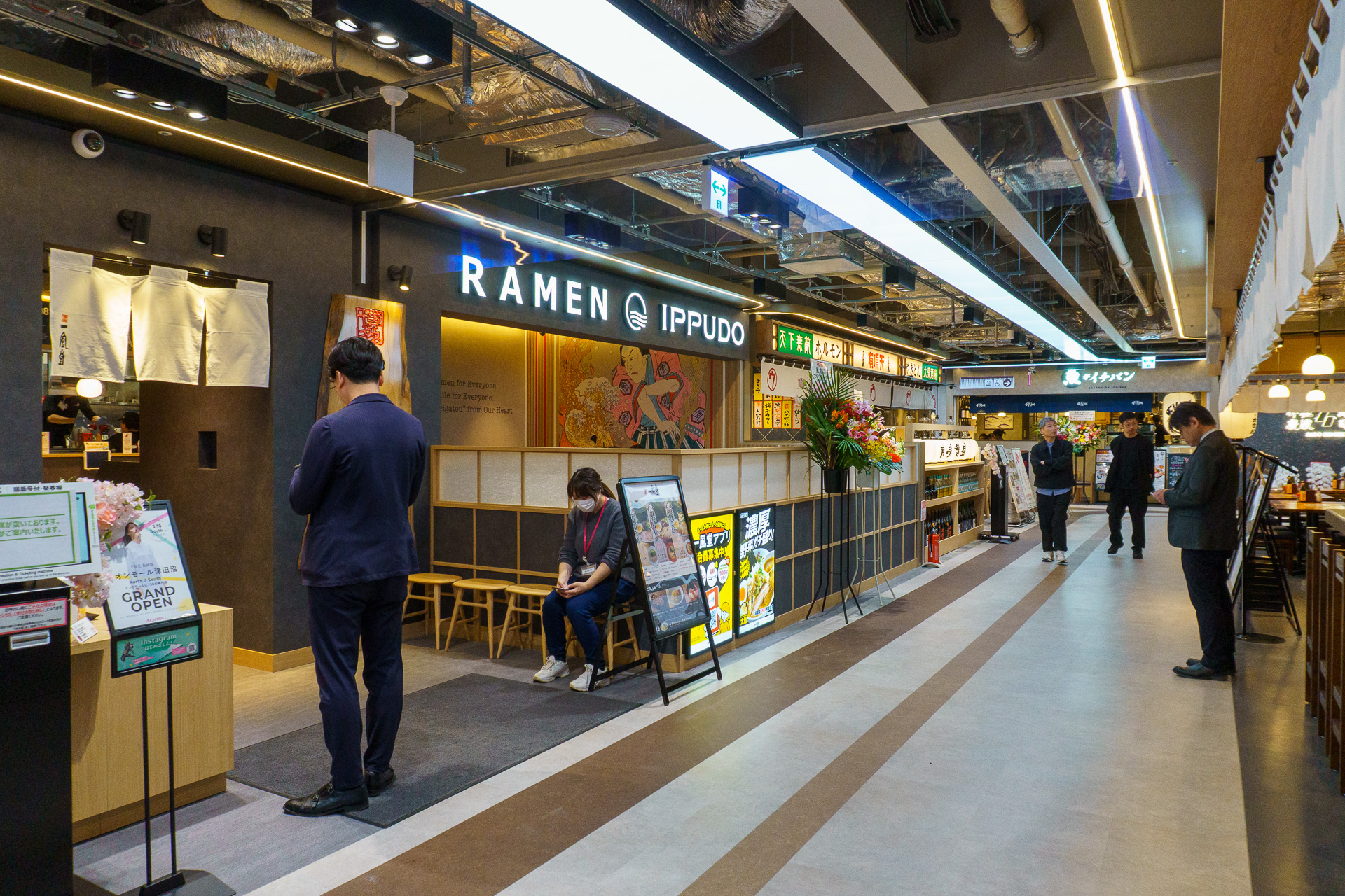 新潟の有名寿司店「佐渡弁慶」