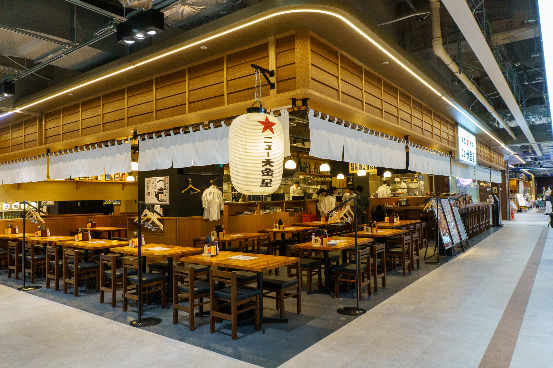 大衆酒場やシメのラーメンなど、さまざまな津田沼飲みが楽しめる