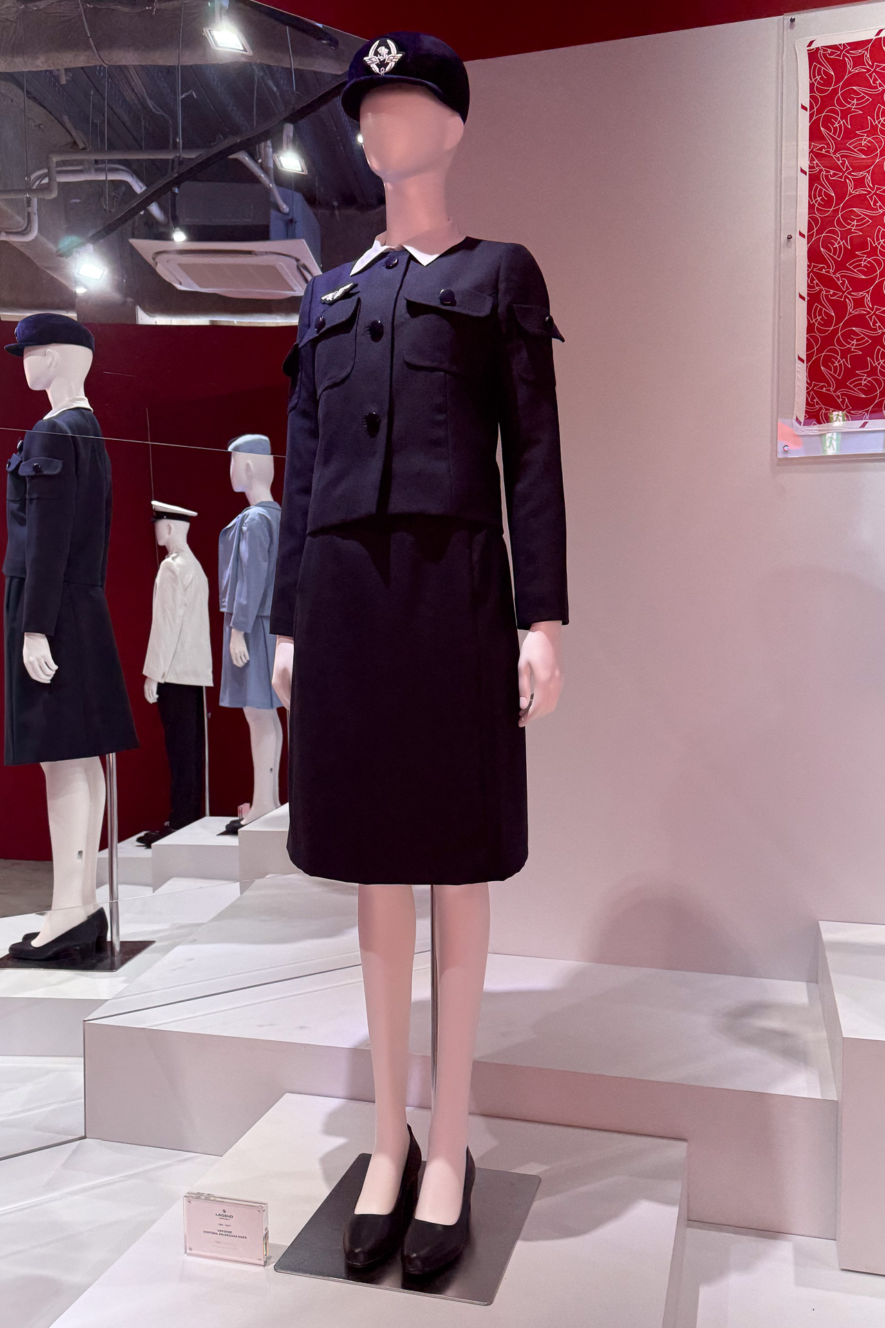 カスタマー・エクスペリエンス上級副社長 ファビアン・ペルース氏が「一番好き」だという制服はバレンシアガによるもの
