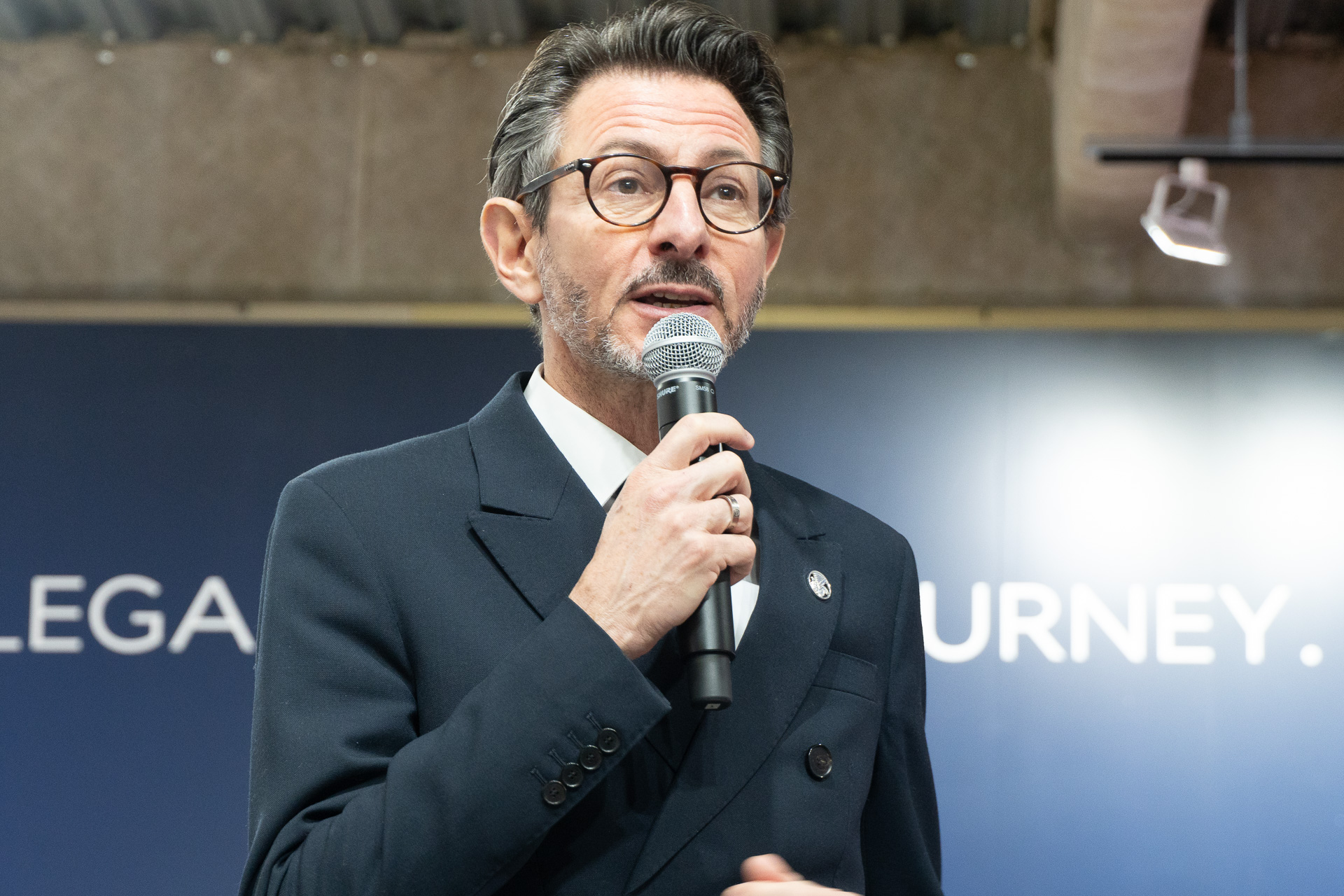 ラ・プルミエールや展示について解説したエールフランス航空 カスタマー・エクスペリエンス上級副社長 ファビアン・ペルース氏