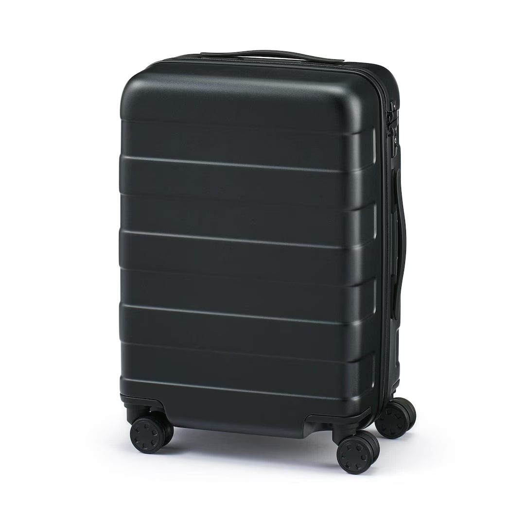 「バーを自由に調節できる ハードキャリーケース（36L）」（1万9900円）。キャリーバーの高さを自由に調整でき、ストッパー機能付き