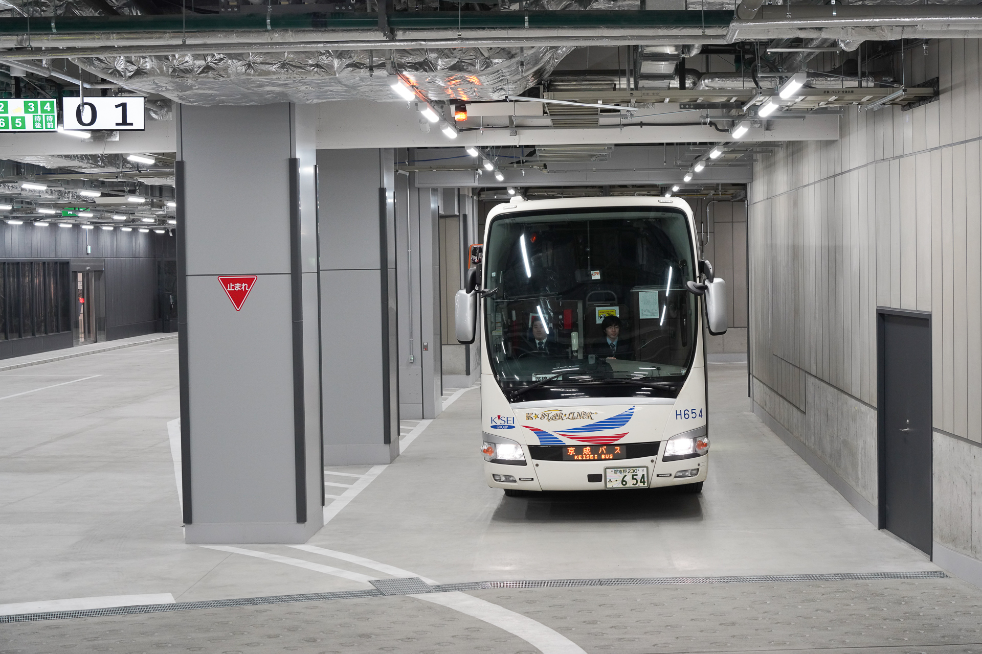 最後に展示されていたバスが連なって発車していった