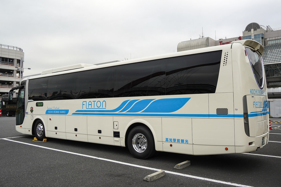 バスコレクション改造令和顔新型エアロエース高知駅前観光バスフラットン号タイプ 高知駅前観光のフルフラット型シートにも寝転んでみた。「第11回