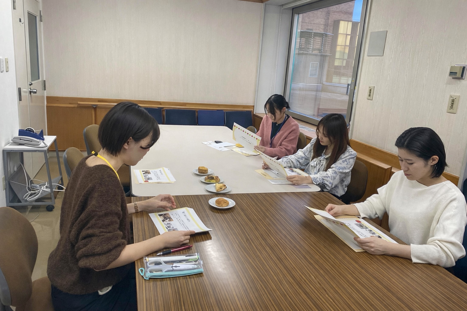 ロゴマーク検討会の様子