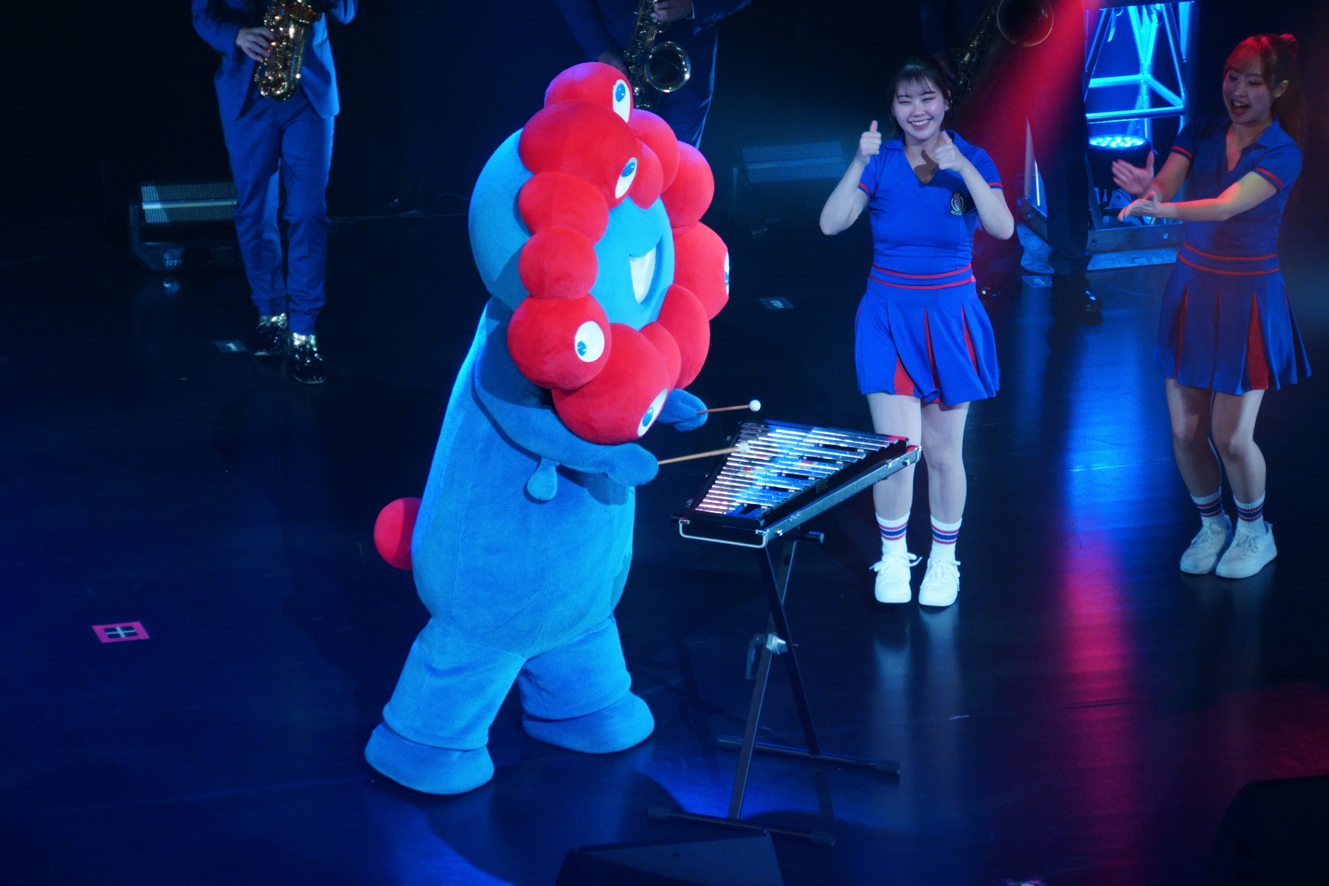 ミャクミャクチャレンジとして楽器の演奏に挑戦