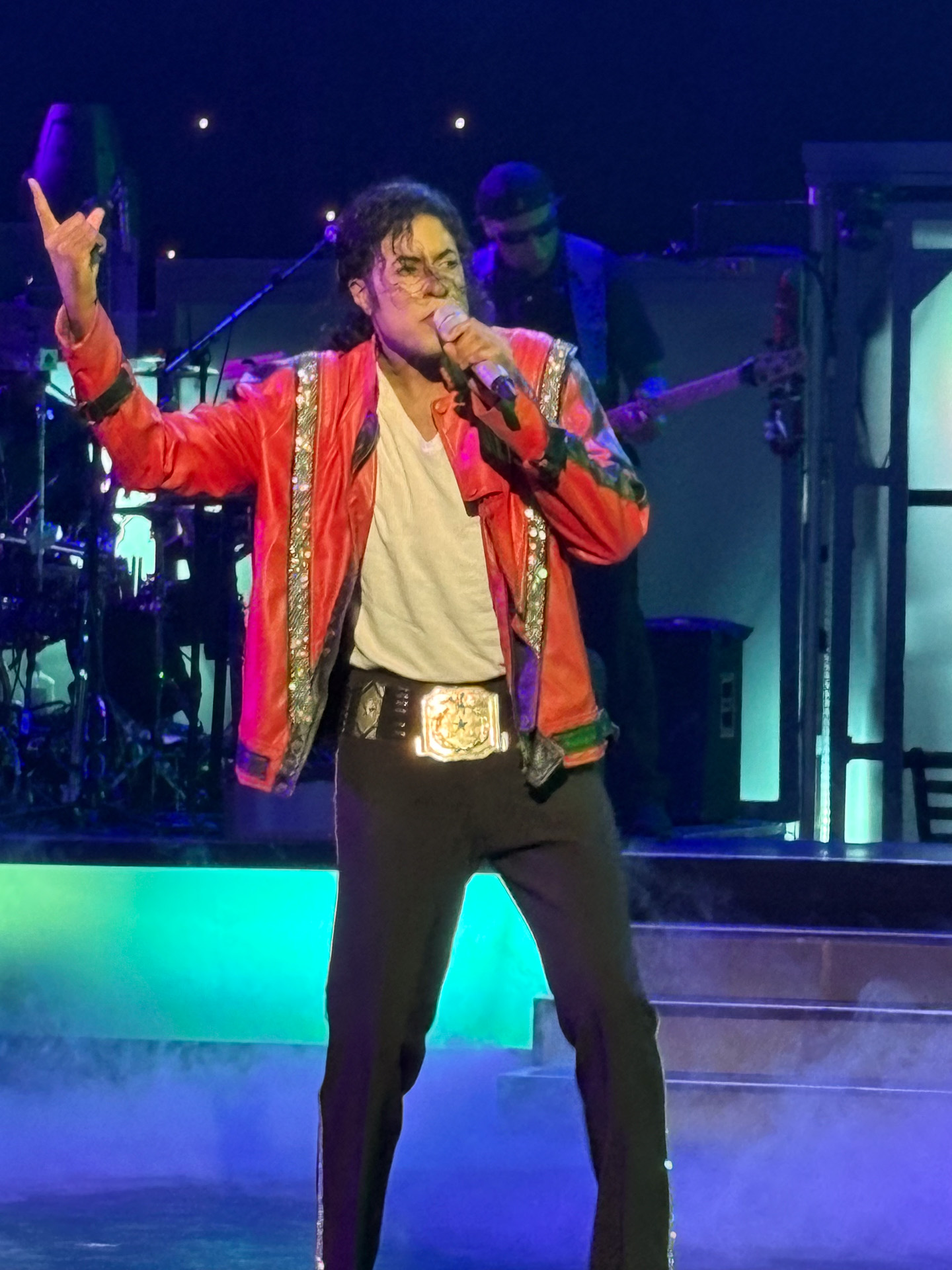 マイケル・ジャクソンはダンスパフォーマンスで会場が沸いた