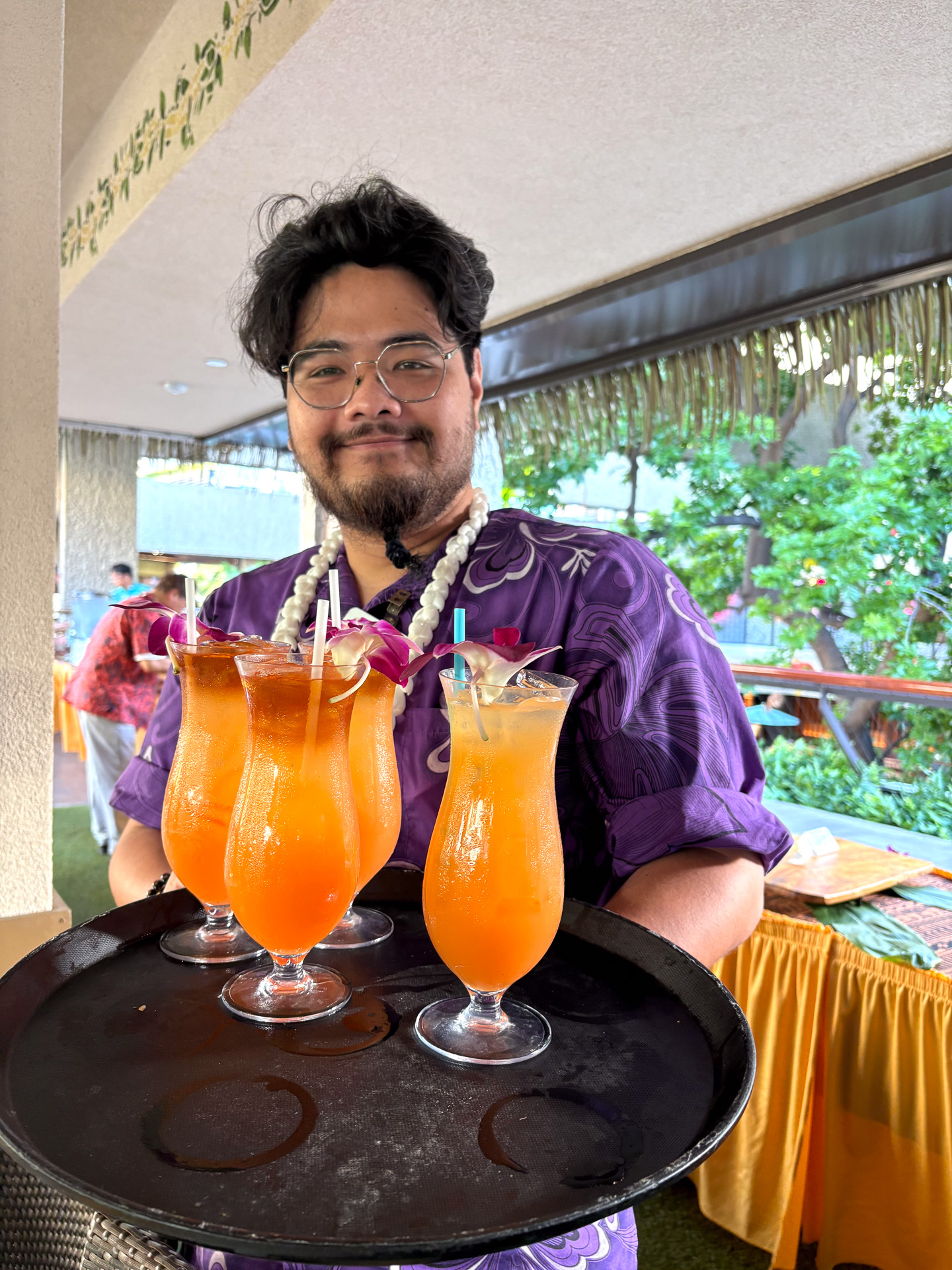 1杯目のドリンク（マイタイ/ノンアルコールもあり）は料金に含まれる