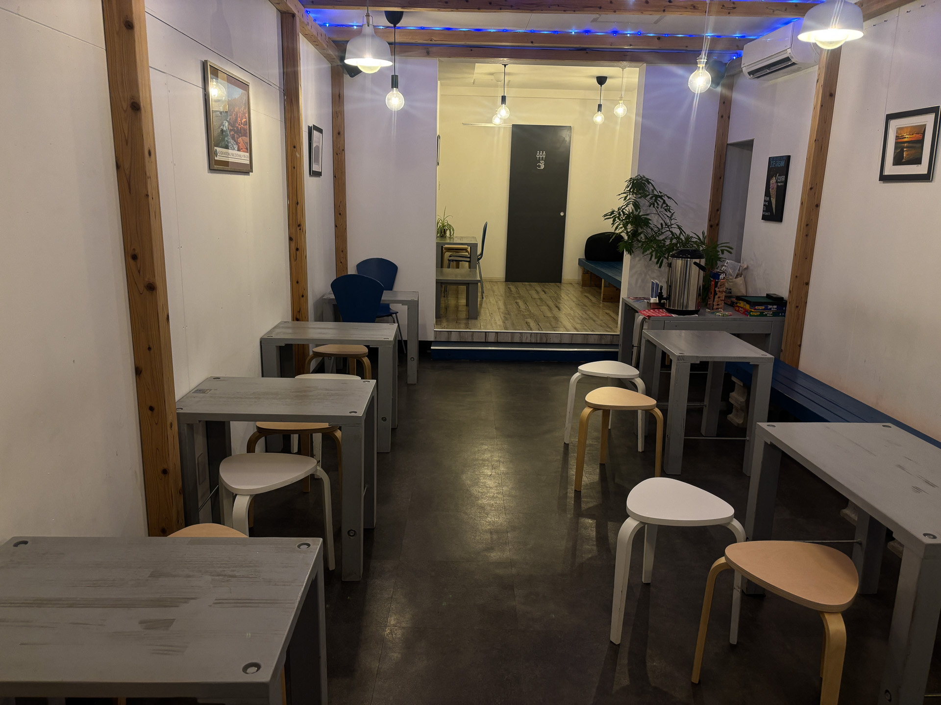 海外っぽいオシャレな店内