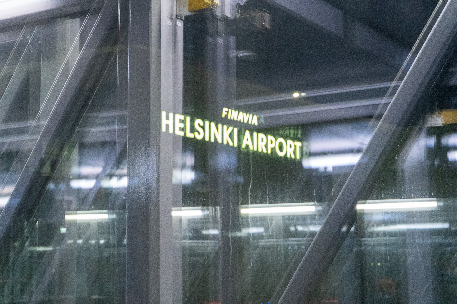早朝4時ころ、ヘルシンキ・ヴァンター国際空港に到着。あたりはまだ真っ暗で、2月搭乗時の現地気温は-11℃だった