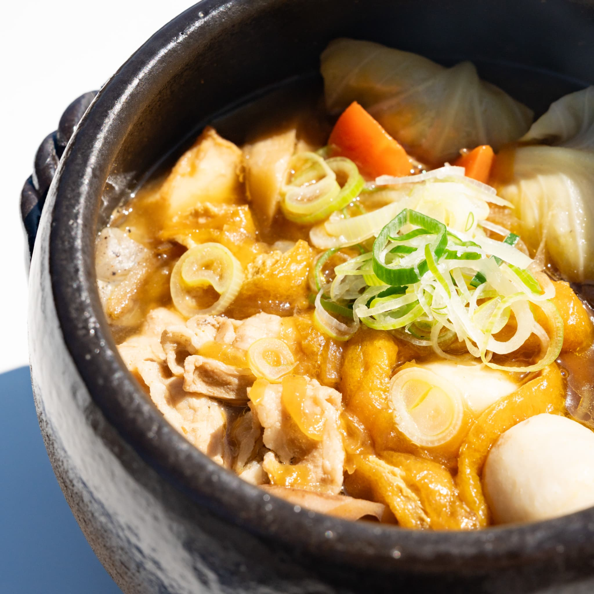 人気メニュー「あかぎのうま豚汁」。ジャパン（和風）、イタリア（トマトベース）に続いてインド（カレー味）が仲間入り