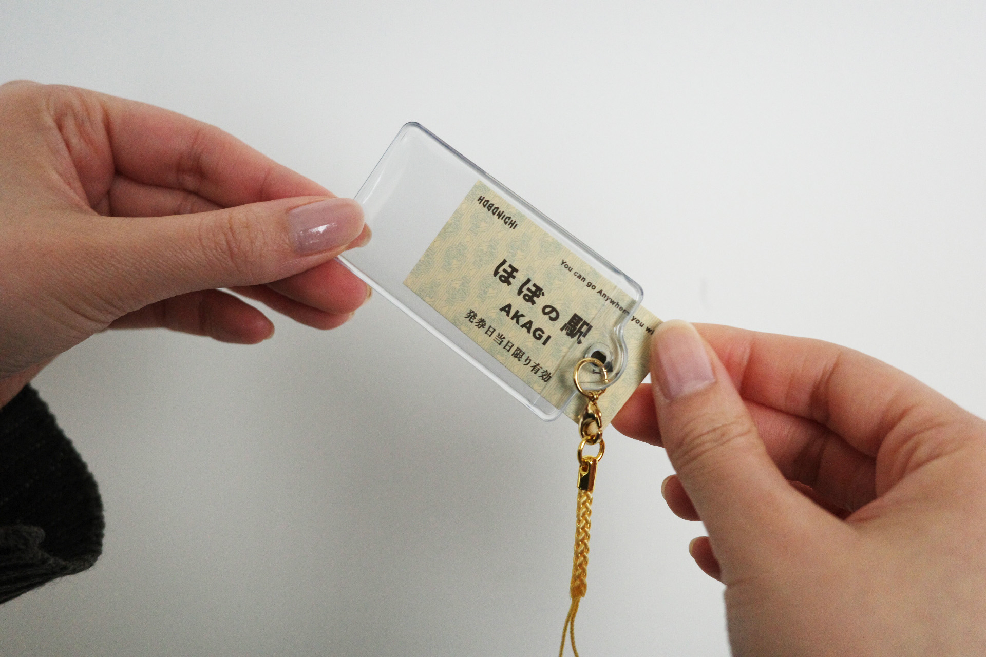 切符モチーフグッズは「御守り切符ホルダー」など