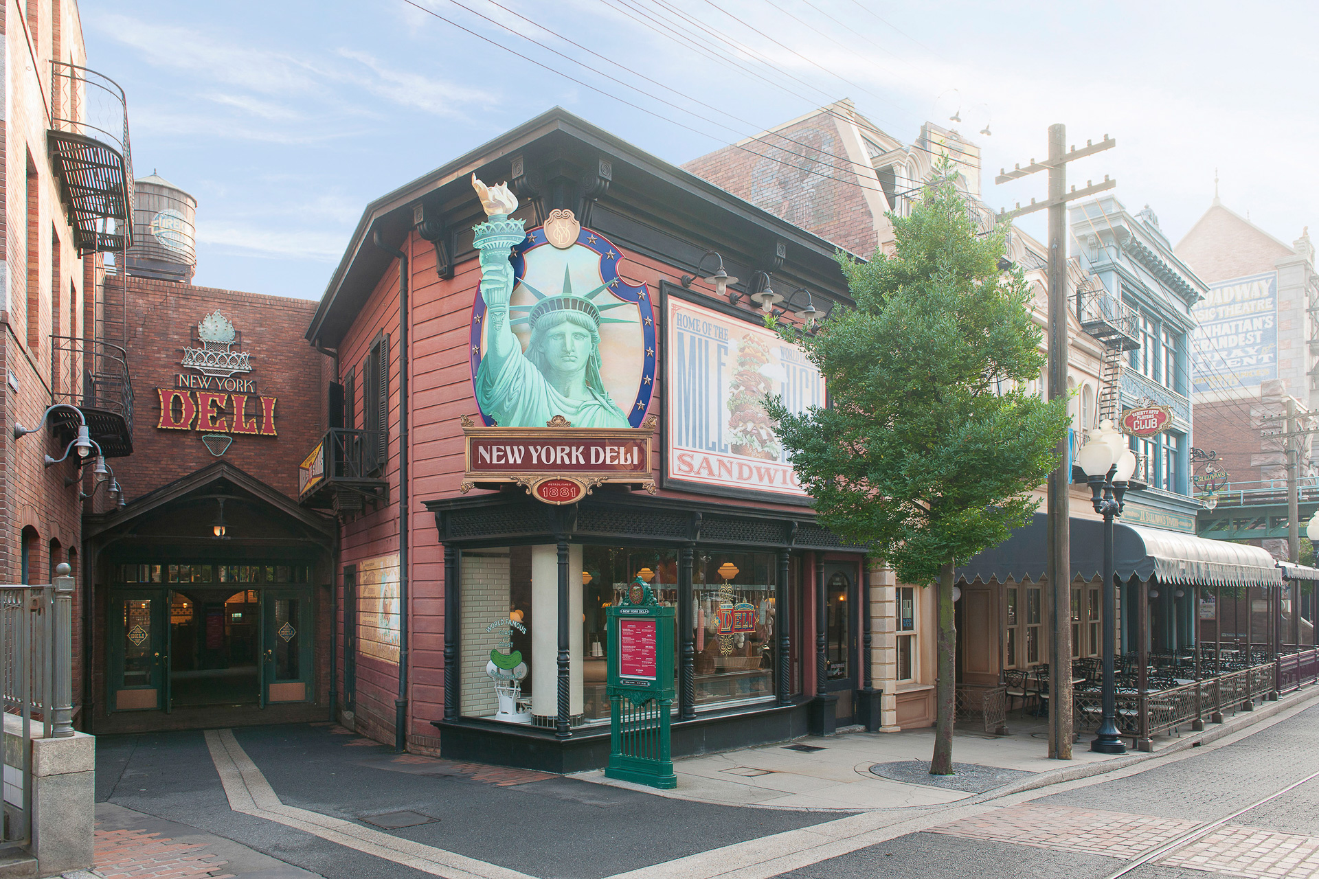 「ニューヨーク・デリ」では、「ティープログラム」を実施。価格は3200円