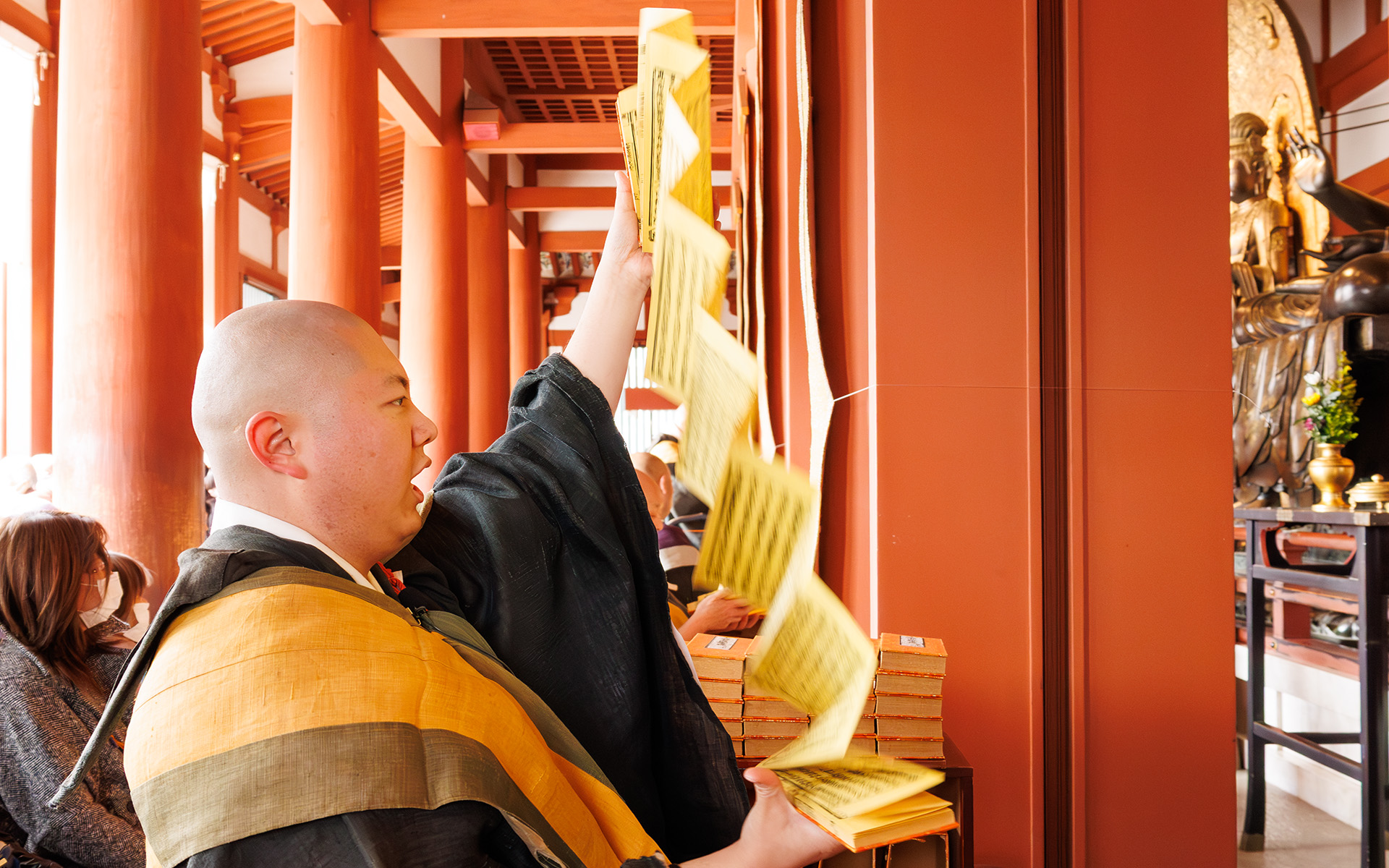 一箱すべてを読み上げるのには30分ほど要するほどのボリュームがある