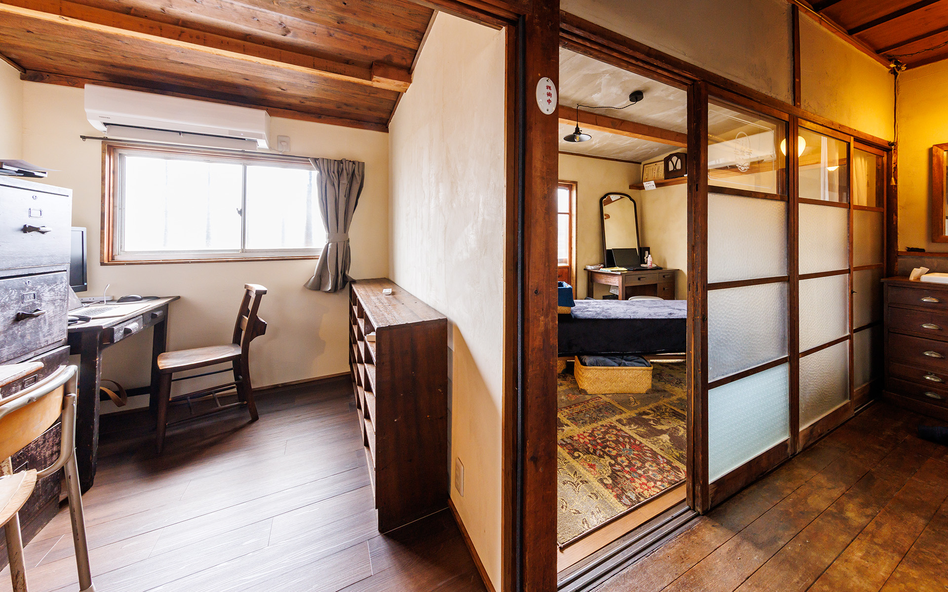 廊下などに僧房の面影が残る