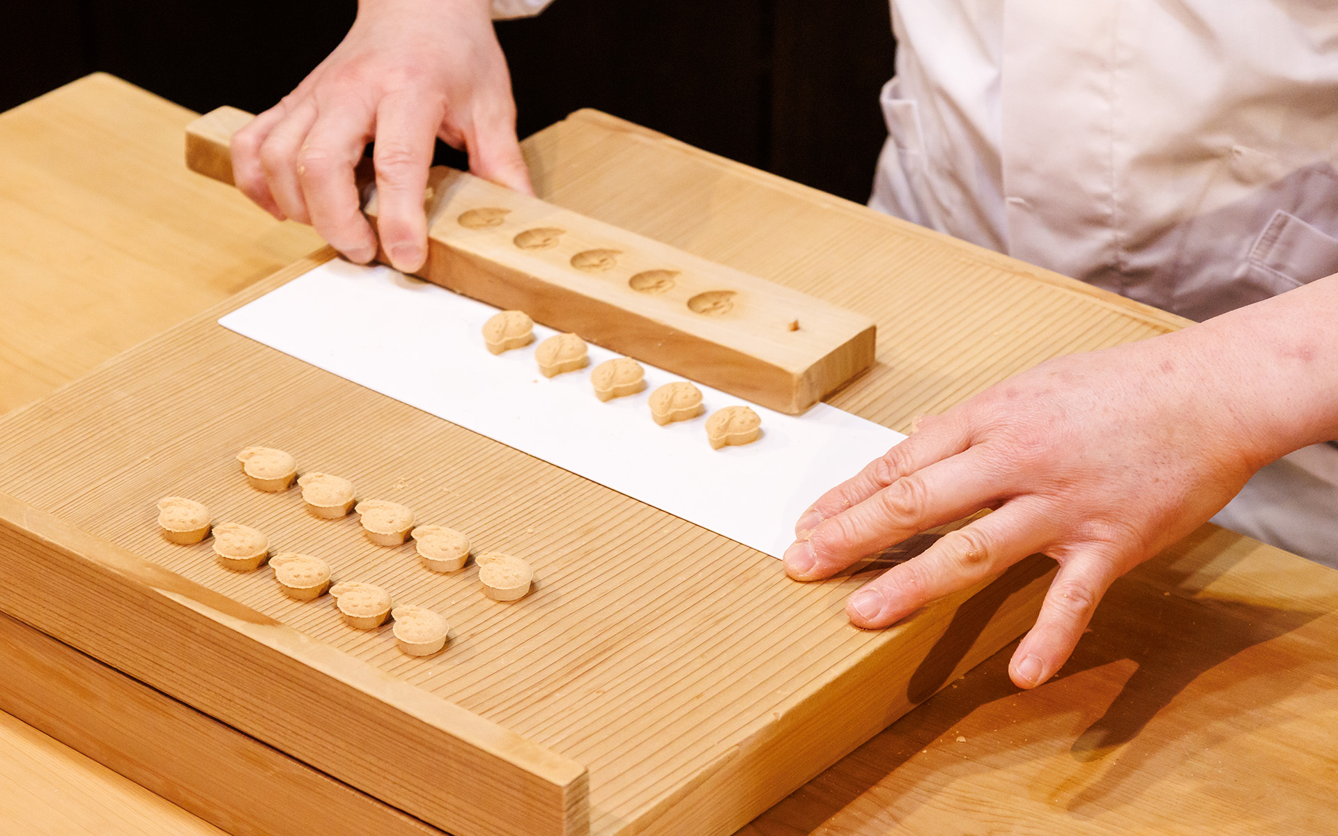 型を外して完成。今回は「鹿」の型を使用している