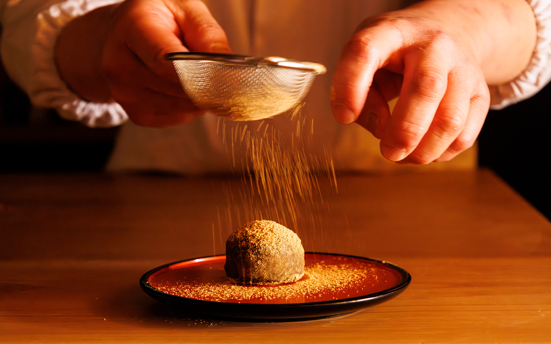 きな粉を上からまとわせる