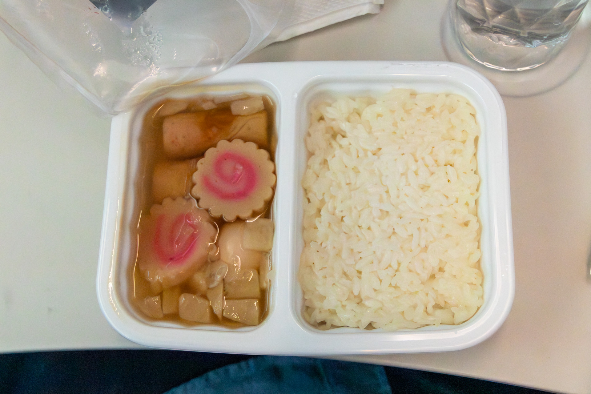 アツアツの「おでんとご飯」