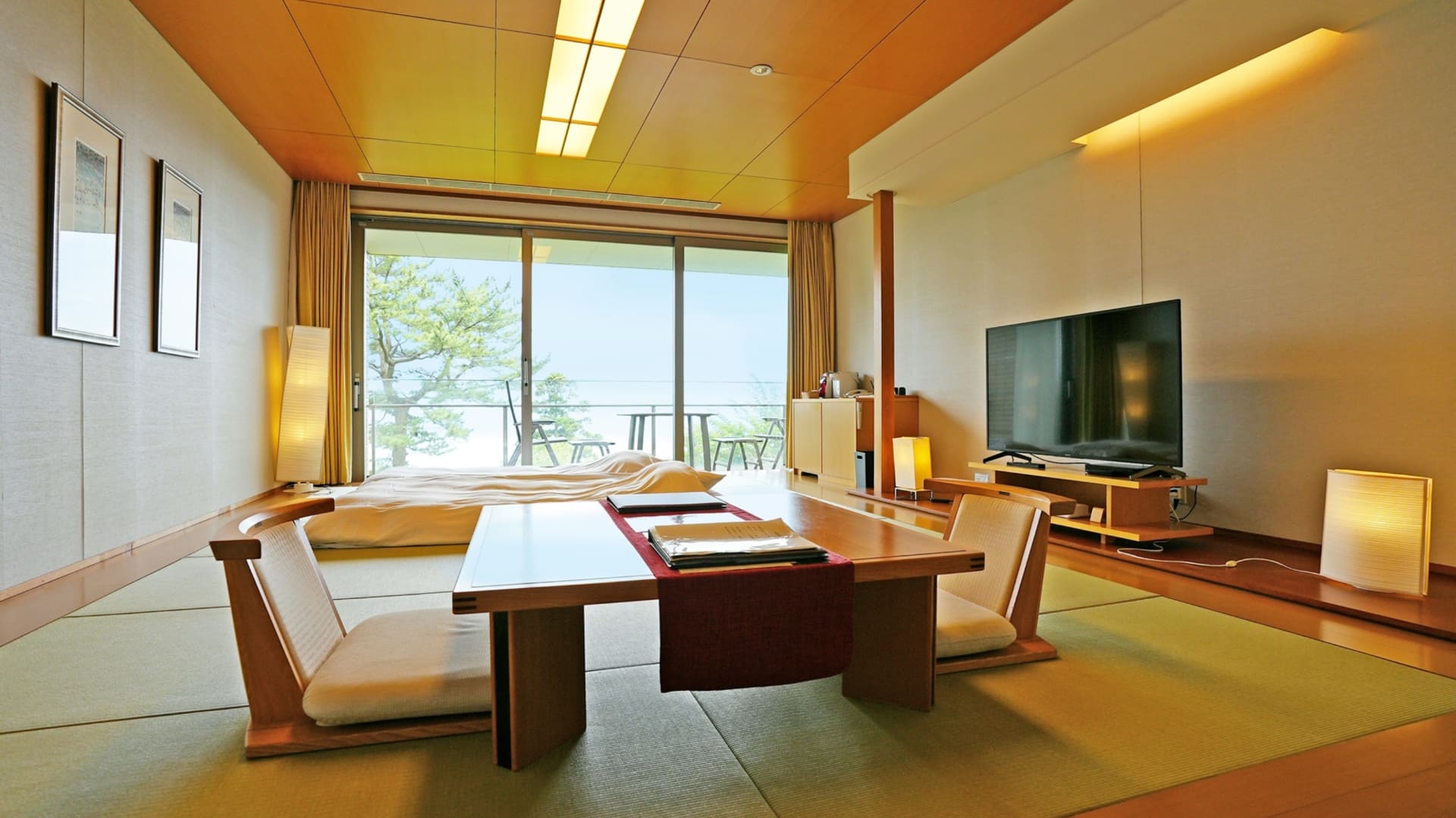 天然温泉半露天風呂付客室（和室）